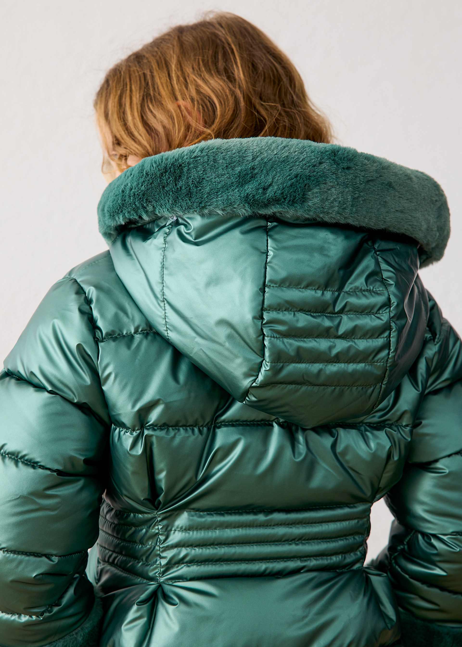 Manteau métallisé avec fourrure fille