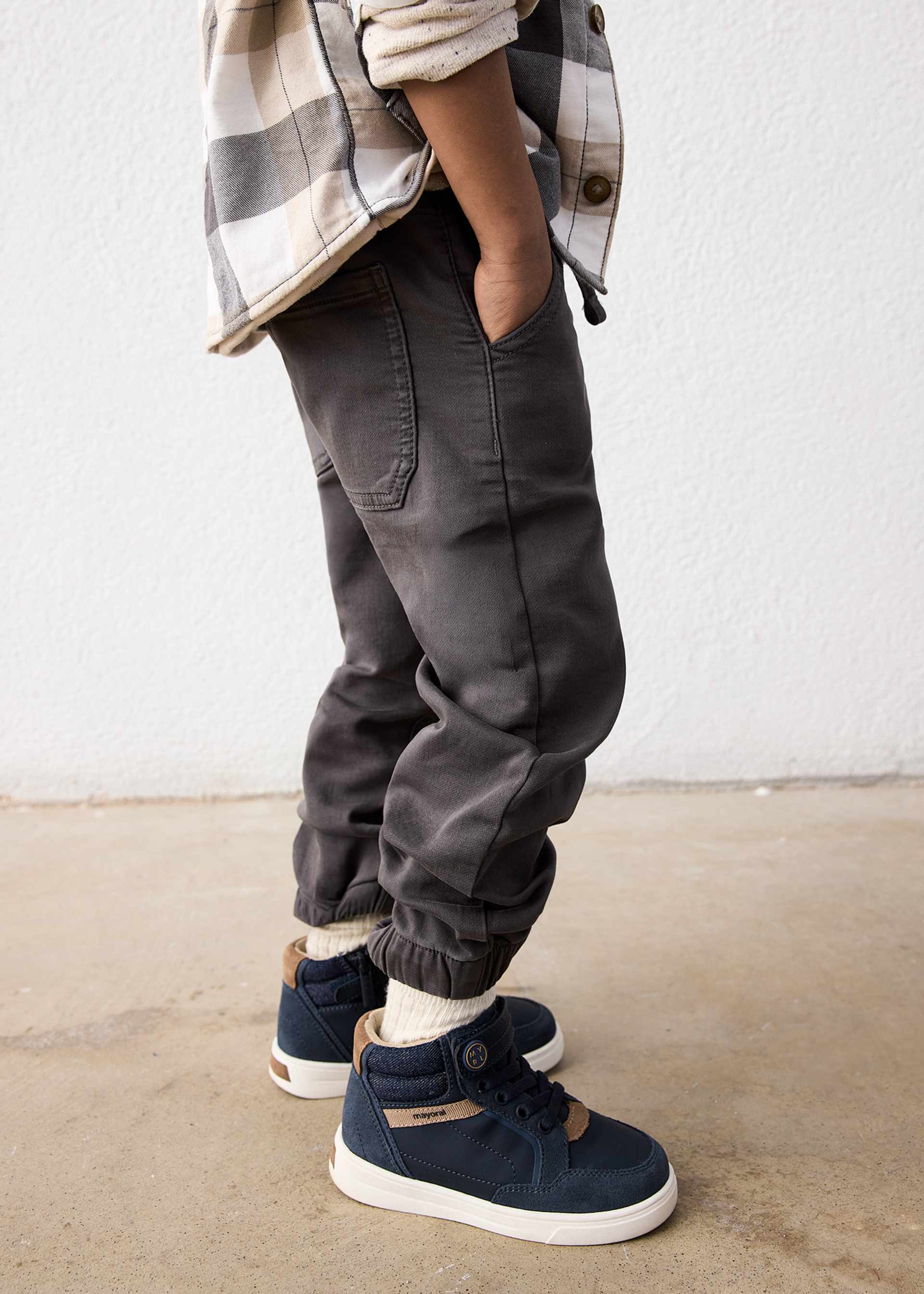 Calças jogger menino