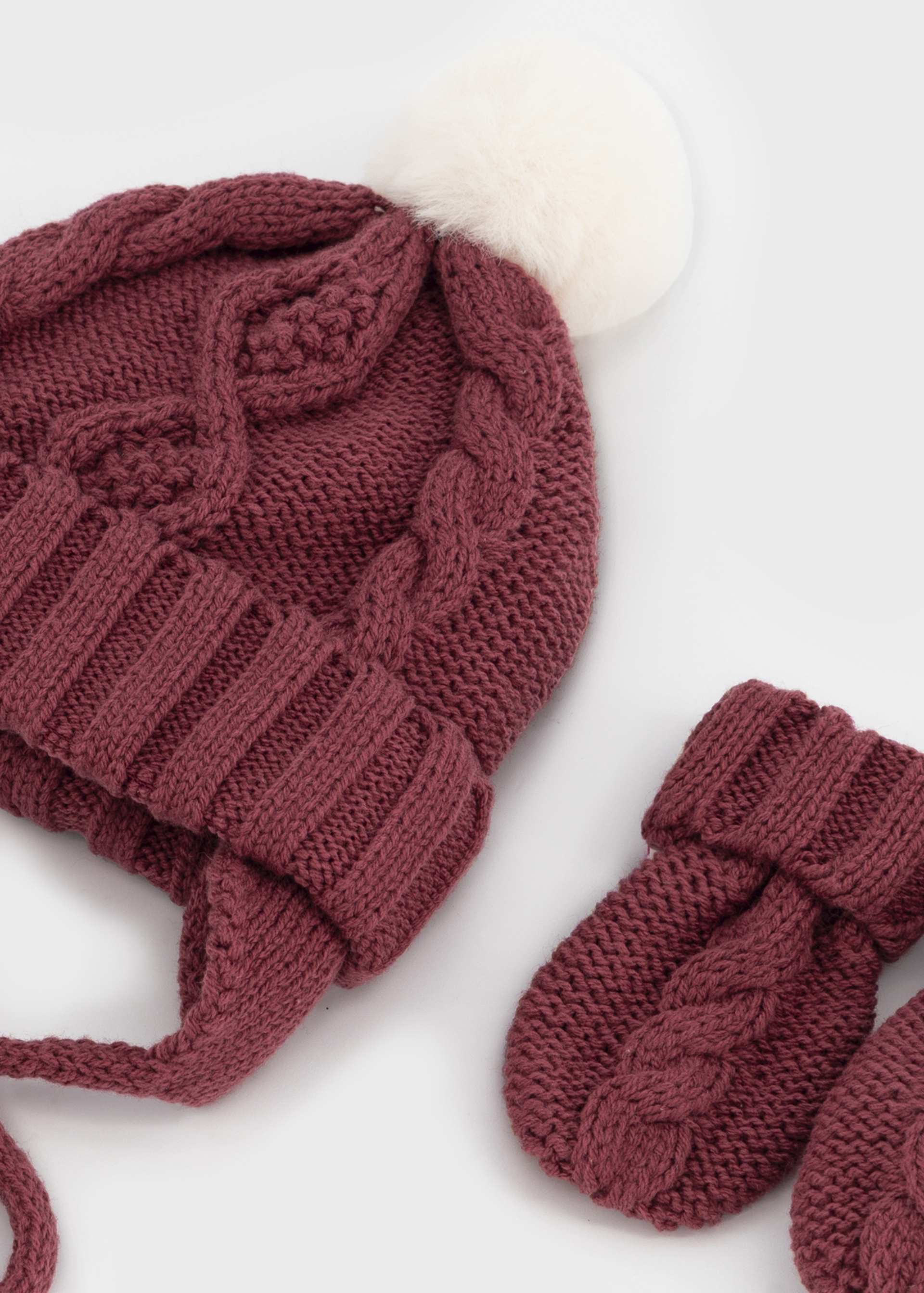 Newborn Knit Hat and Mittens Set