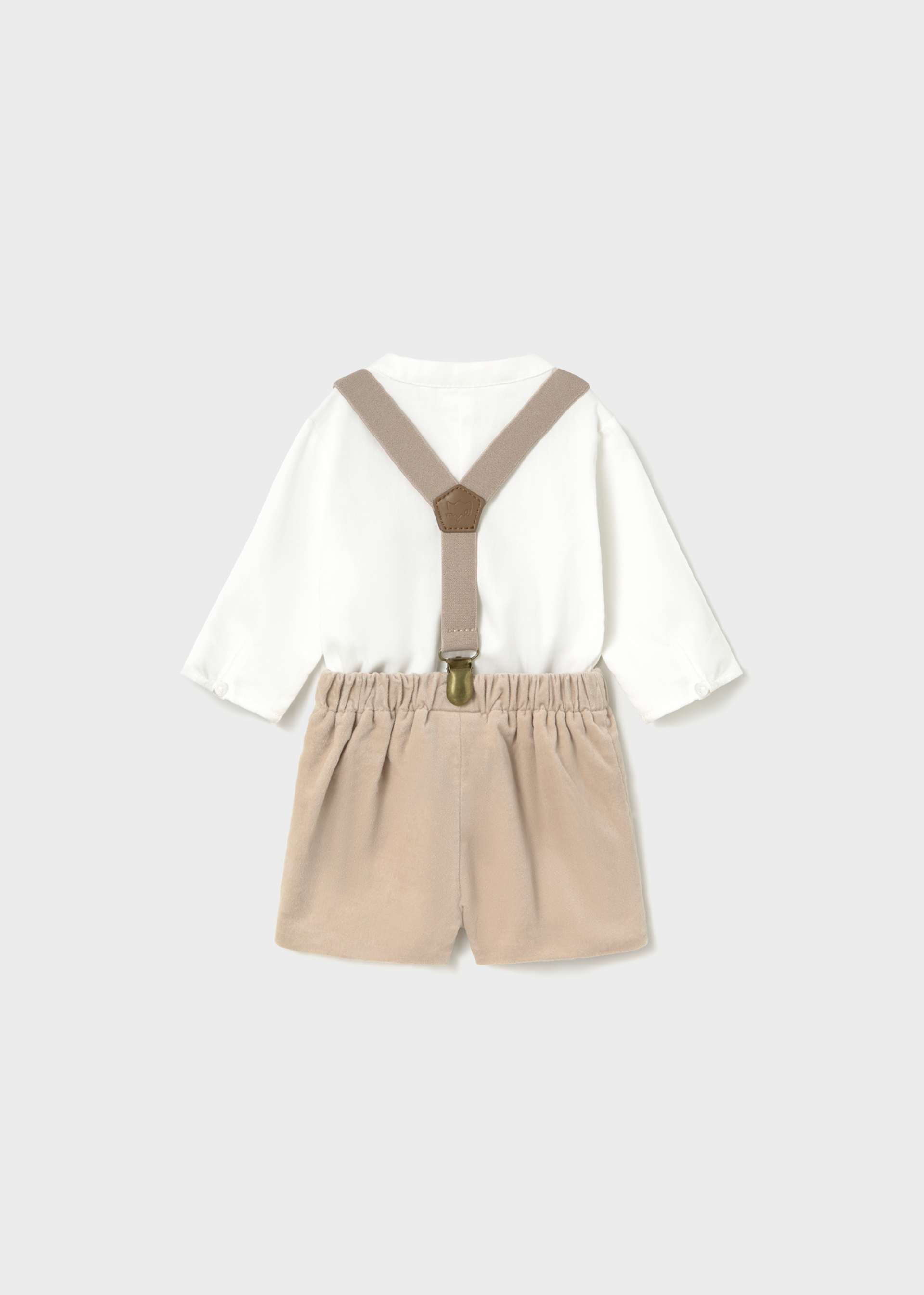 Conjunto calção com suspensórios e camisa recém-nascido