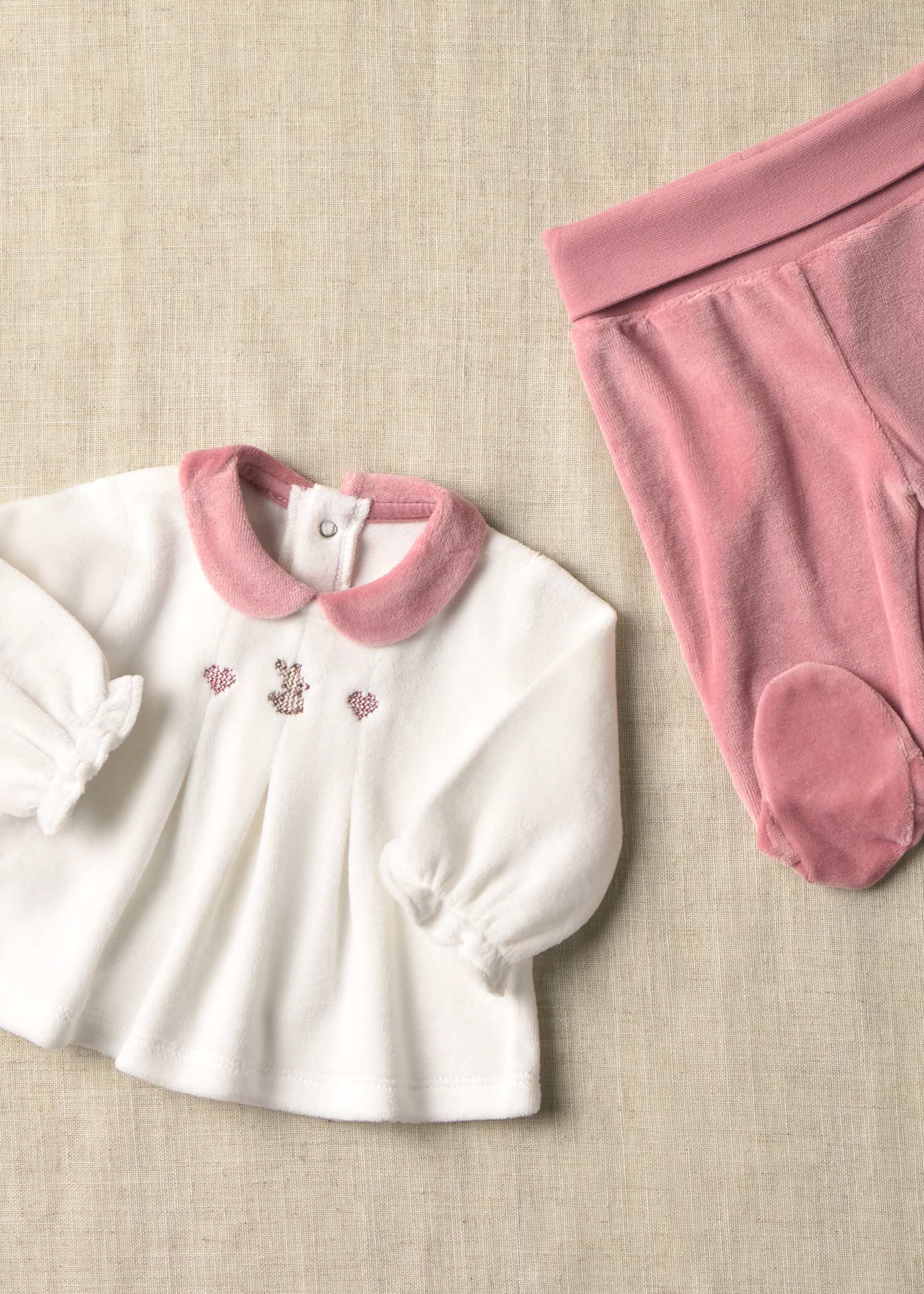 Conjunto polaina y camisera recién nacida