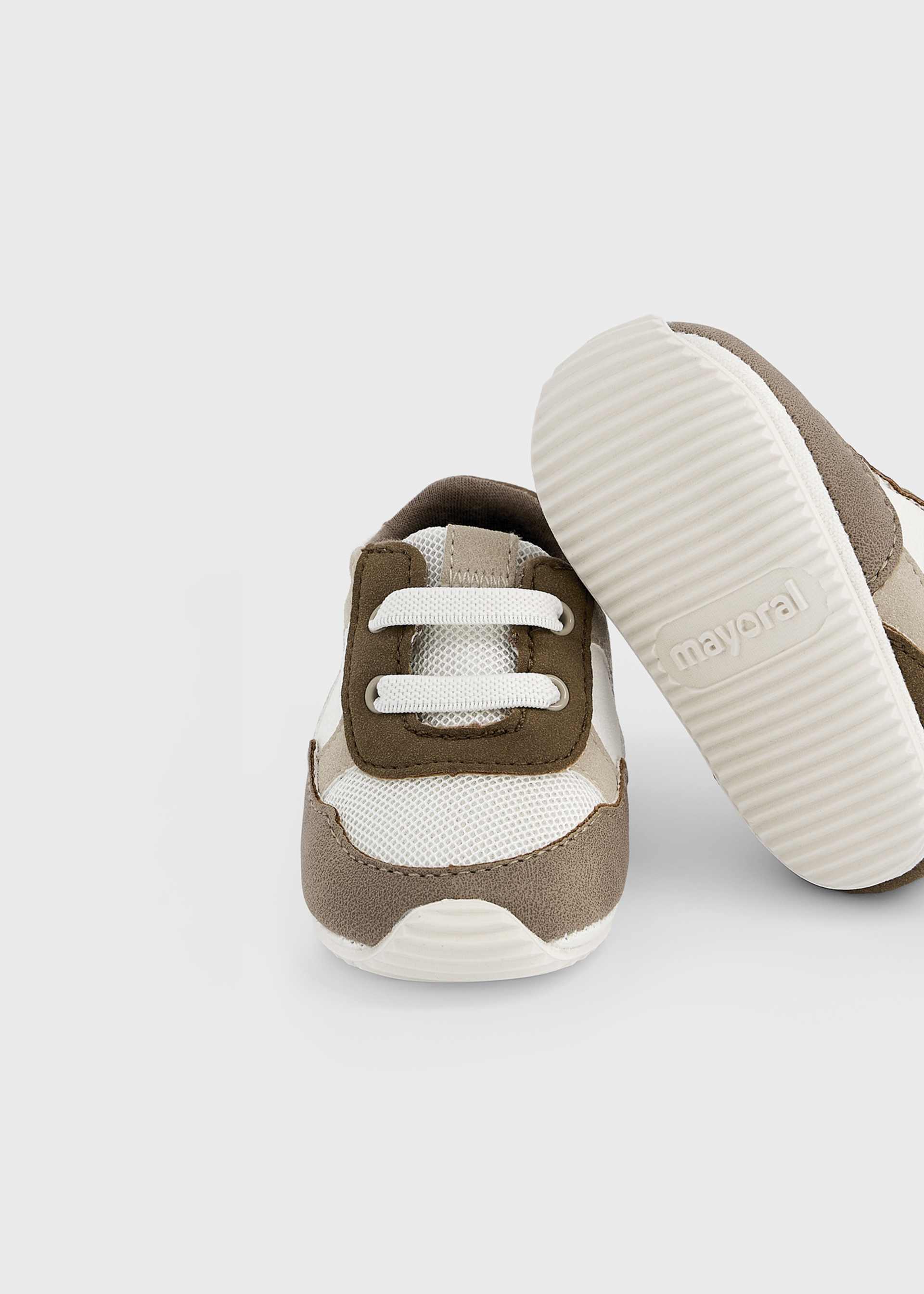 Buty sportowe dla noworodka