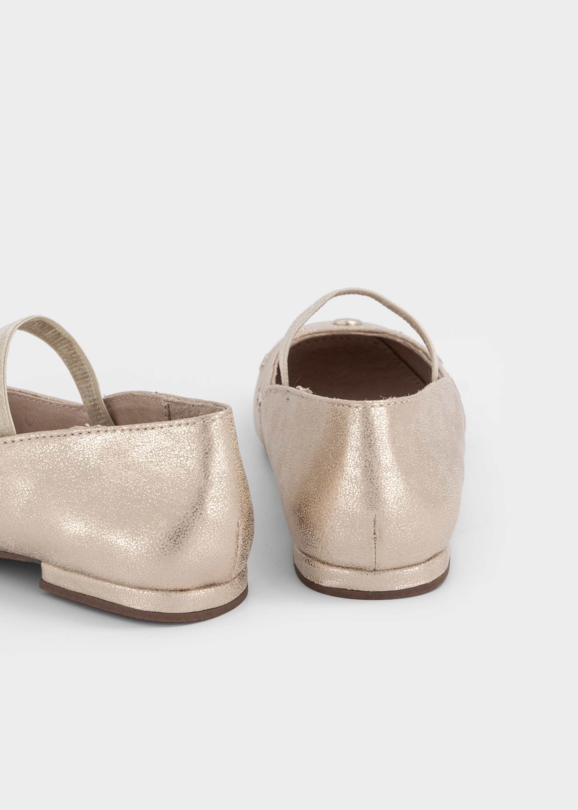 Zapatos tachuelas niña