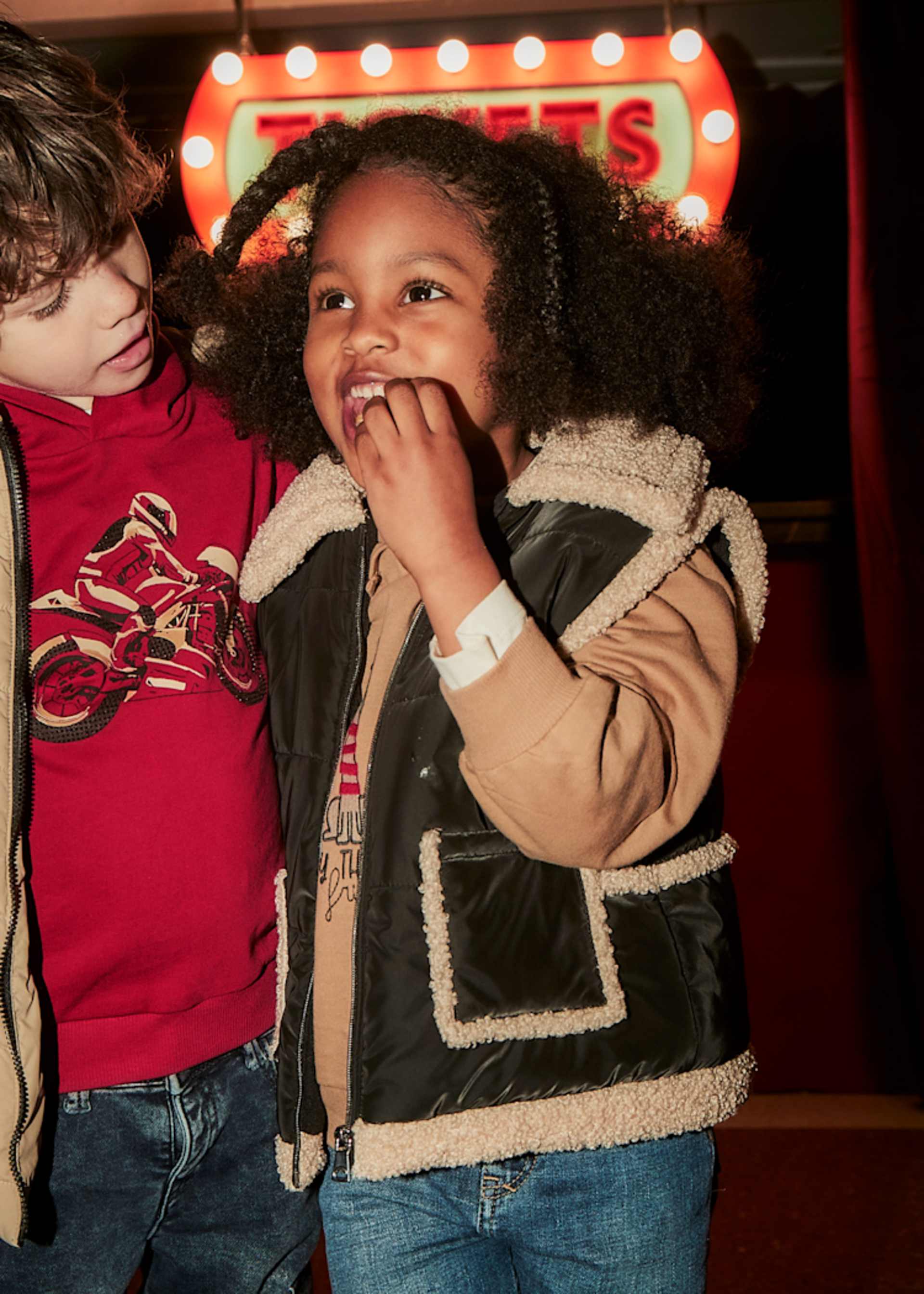 Gilet contrasti pellicciotto bambina