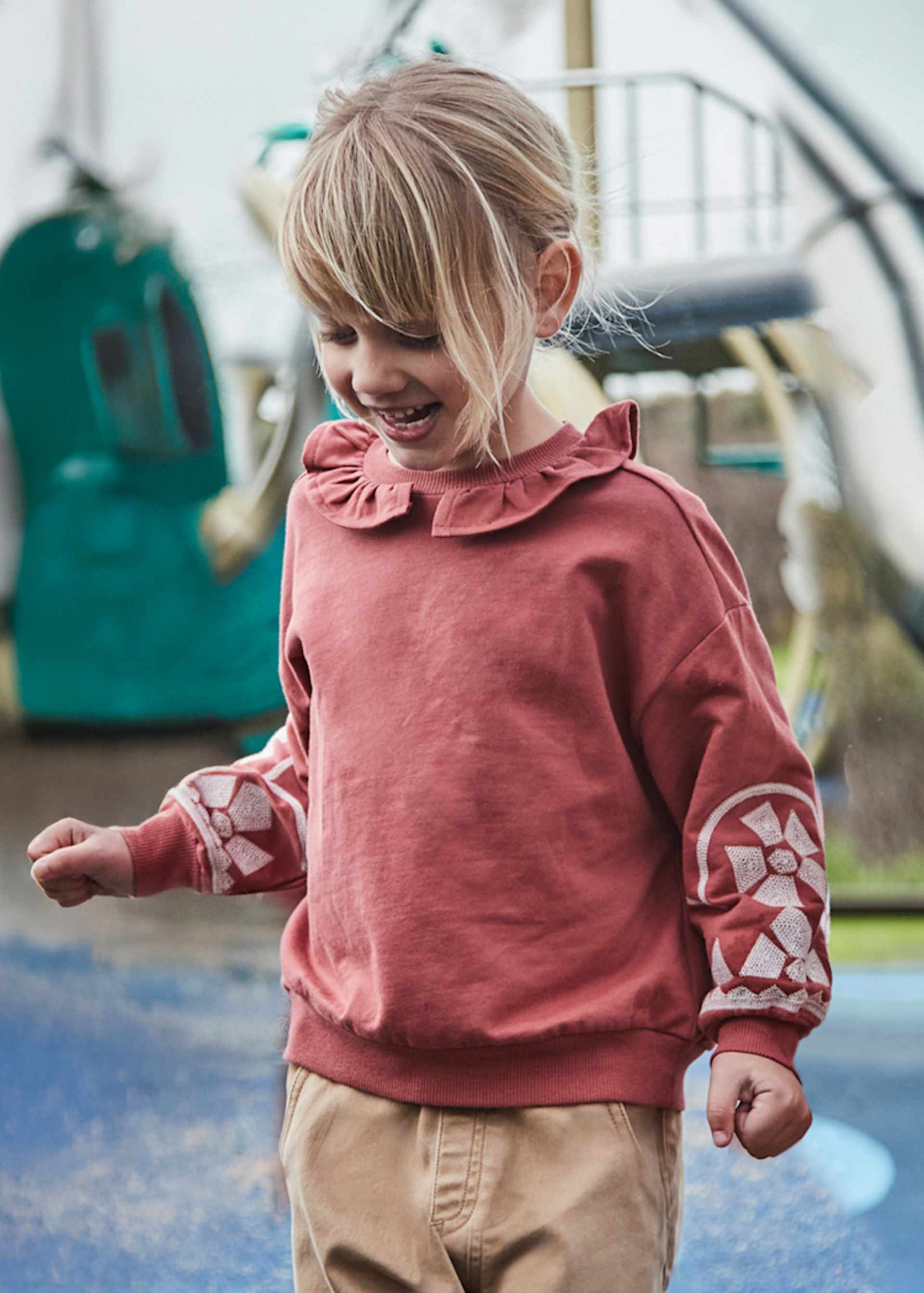 Girl Sweatshirt with Ruffle Collar