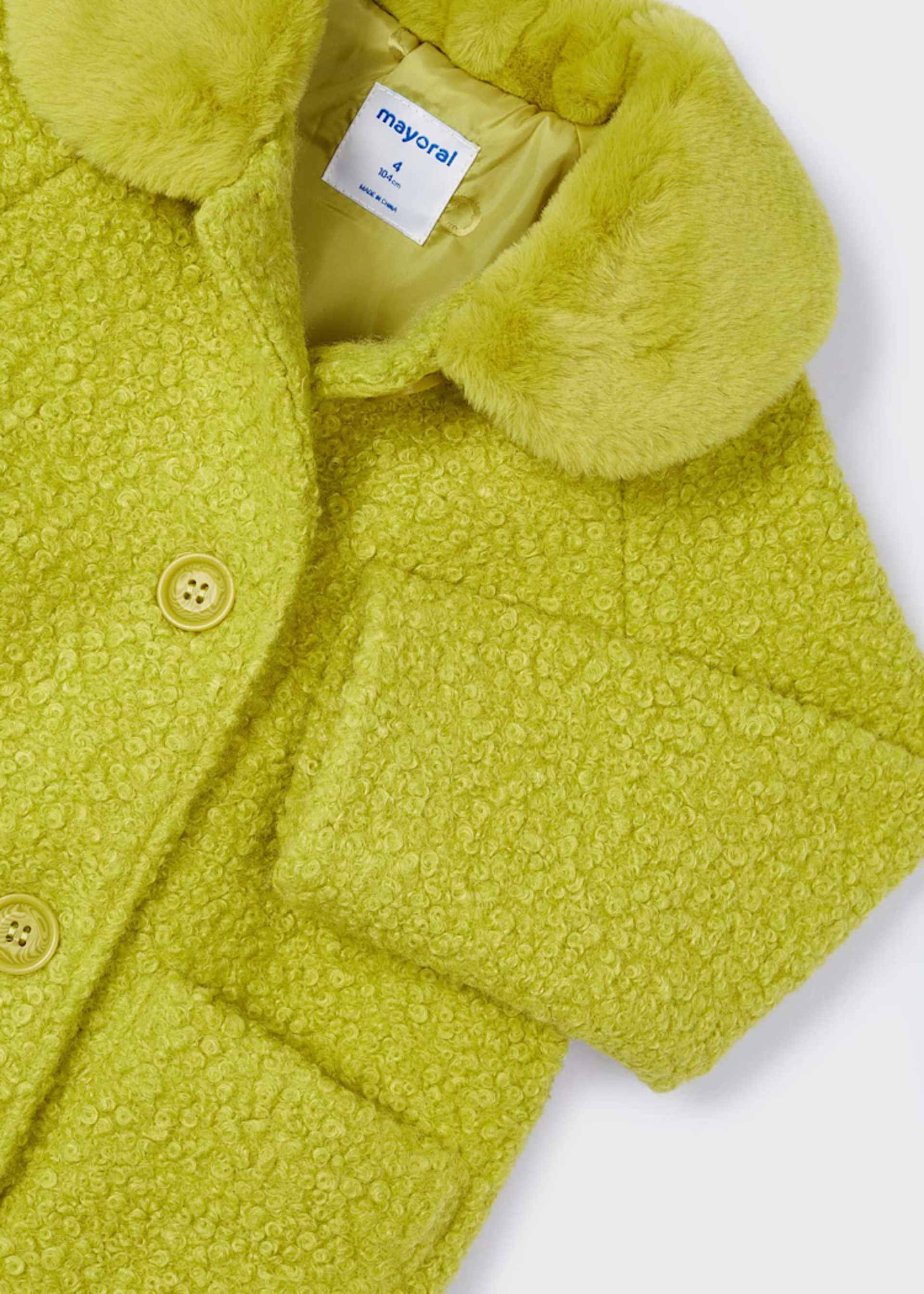 Палто с къдрав косъм и яка тип пухена за момиче Палто с къдрав косъм и яка тип пухена за момиче