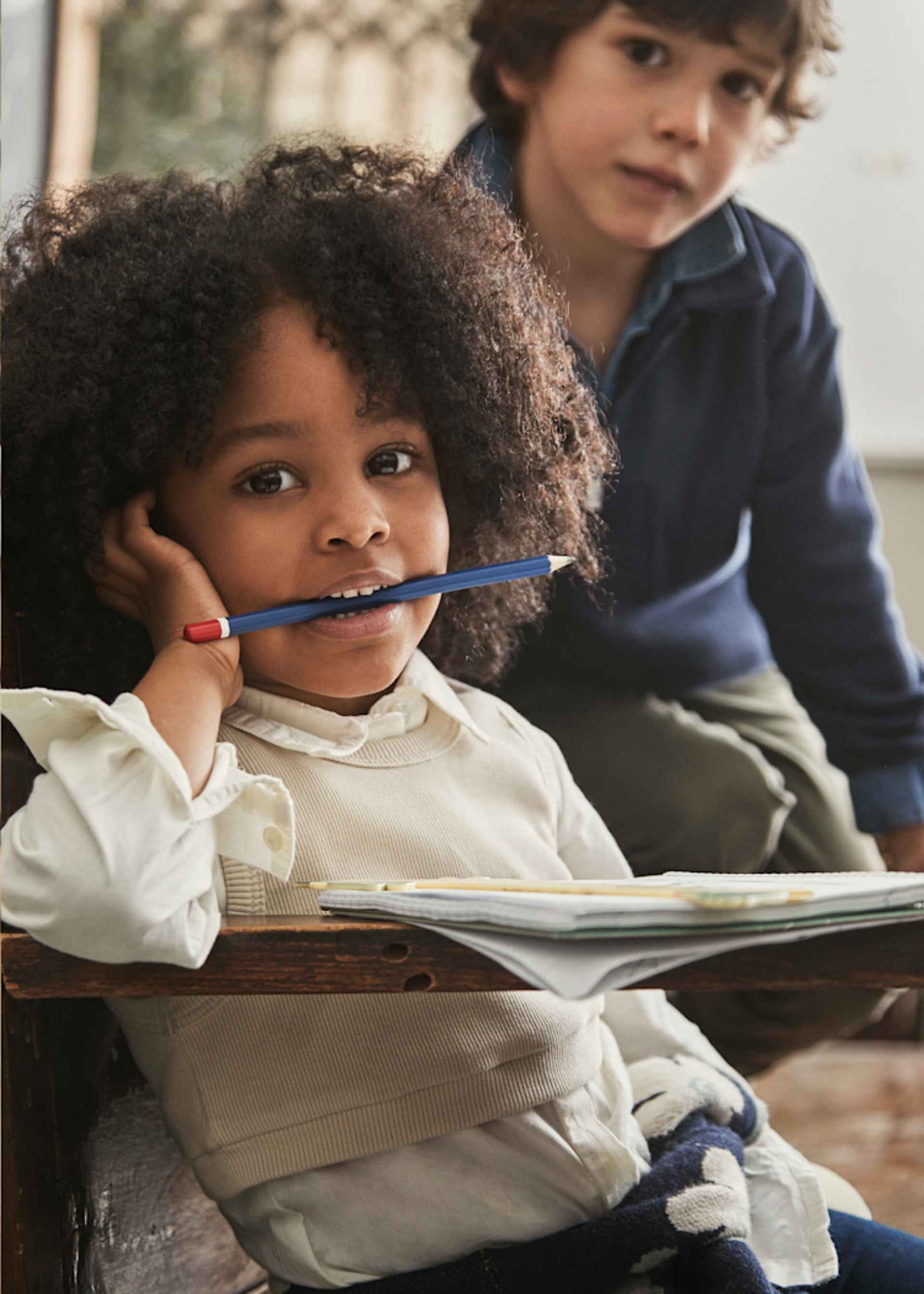 Completo gilet e blusa bambina