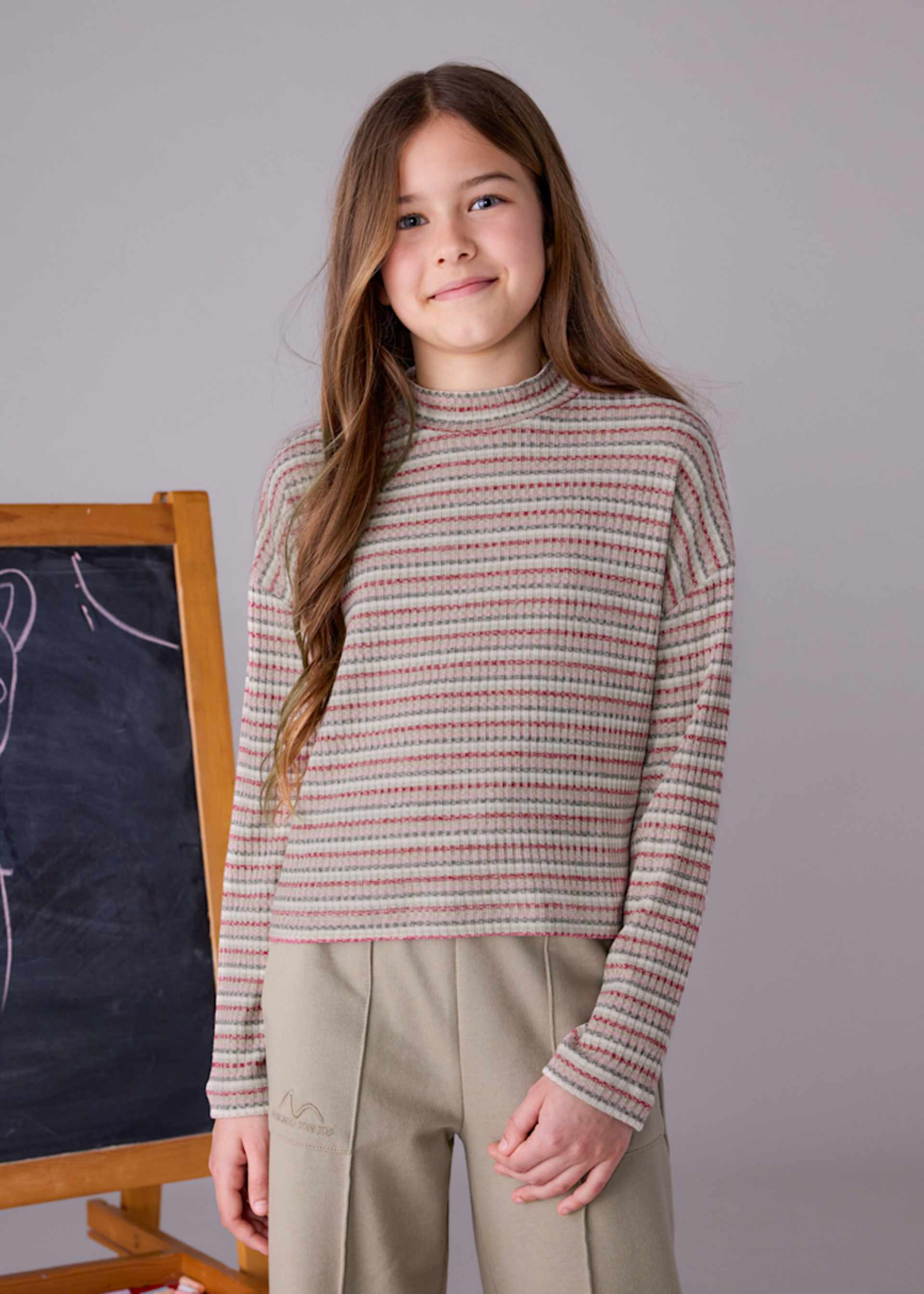 Tricou cu guler fata