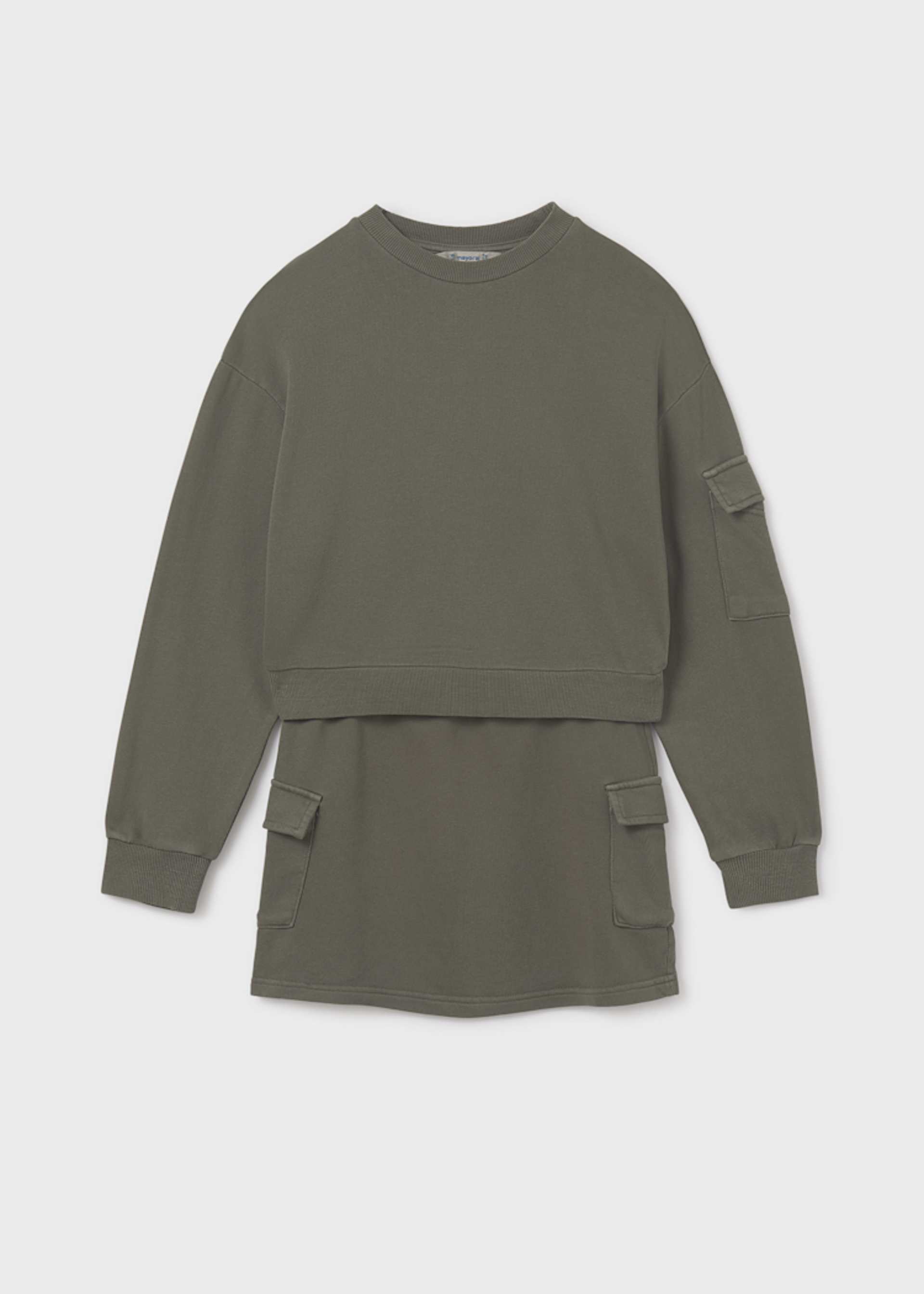 Conjunto falda cargo y sudadera chica