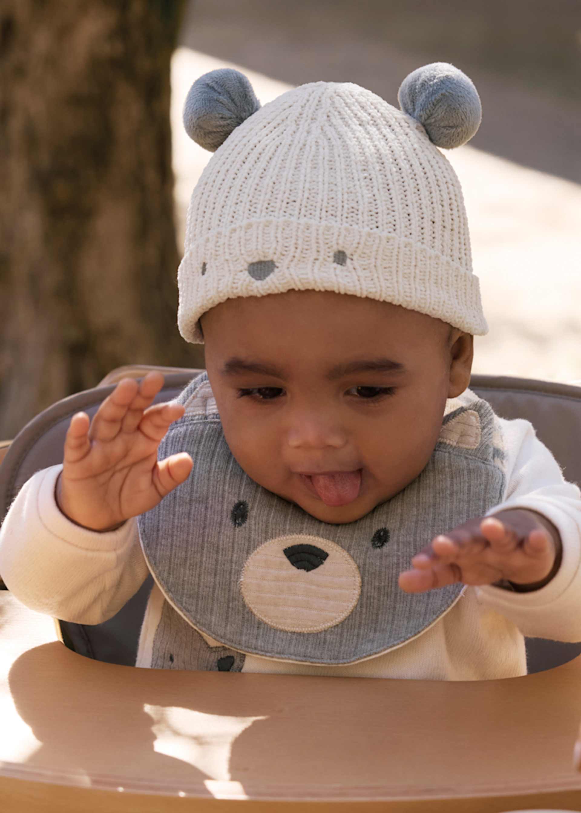 Newborn Hat and Socks Set