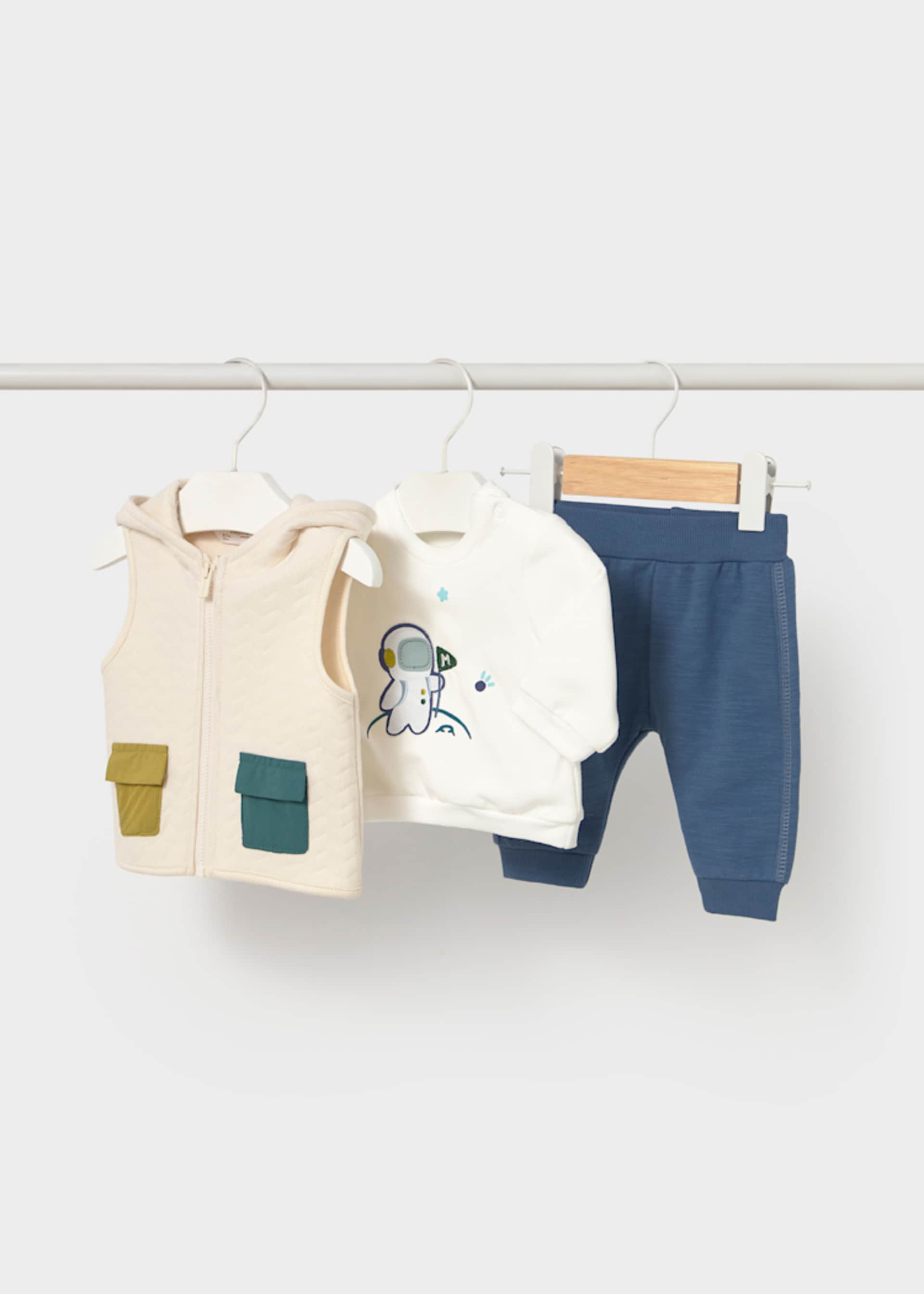 Newborn 3 piece vest set