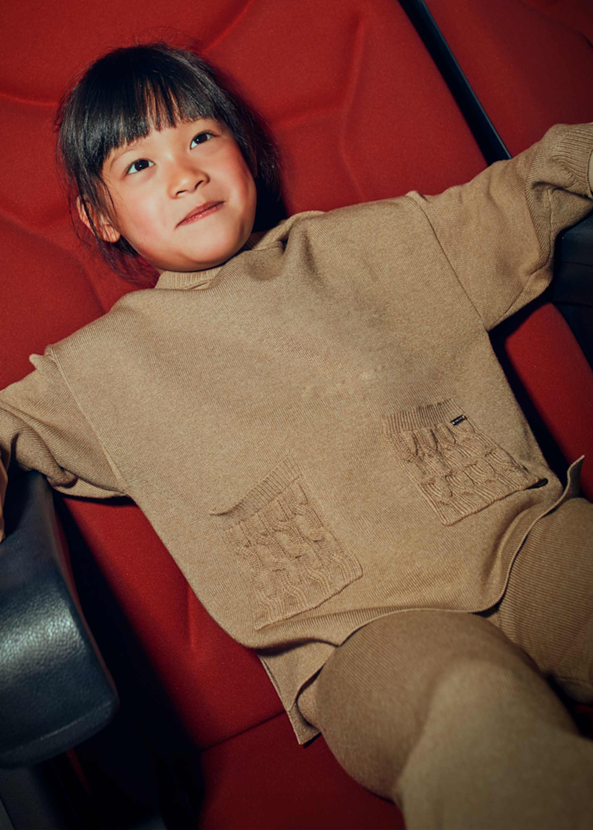 Conjunto pantalón y suéter niña