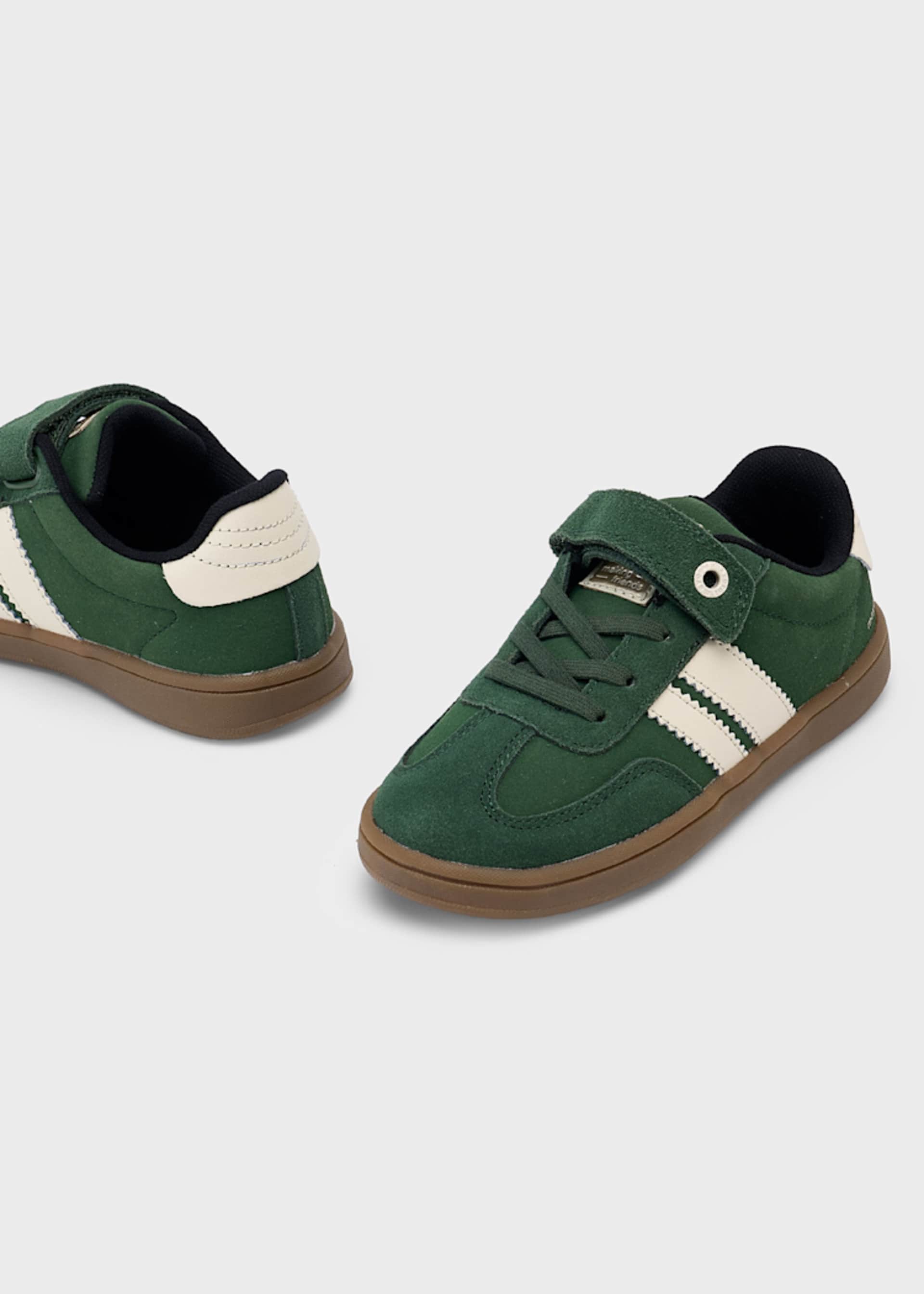 Deportiva casual niña y niño