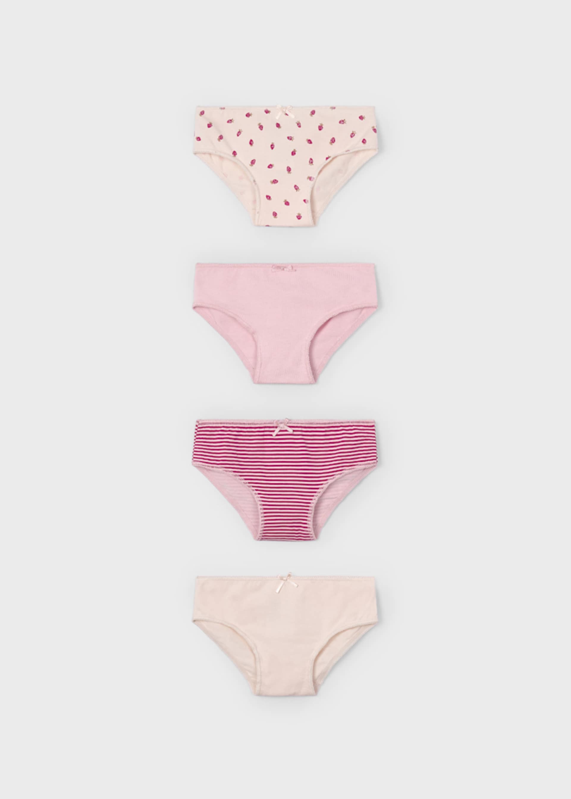 Girls 4 pack of briefs