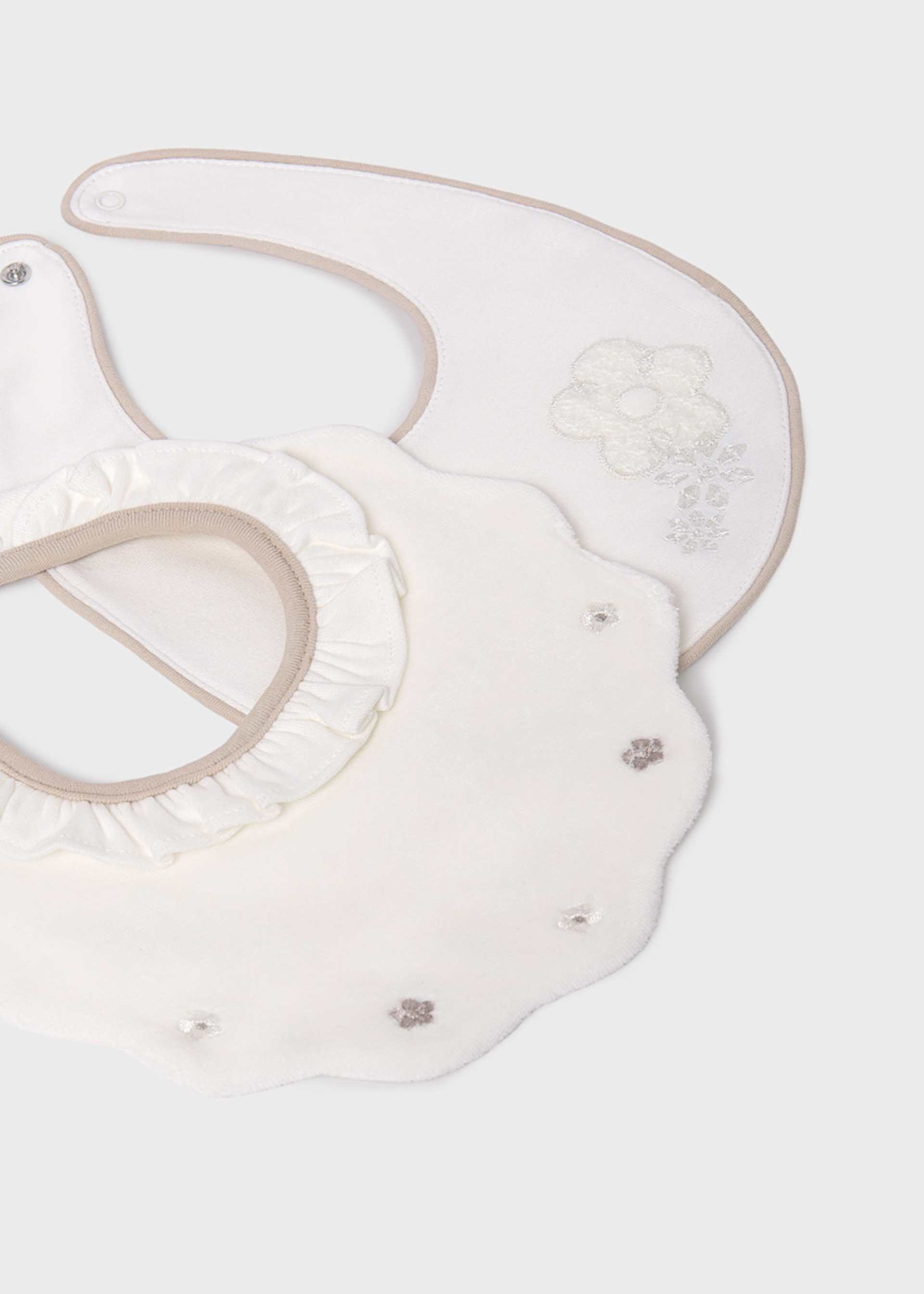 2er Set Lätzchen bestickt waterproof Baby