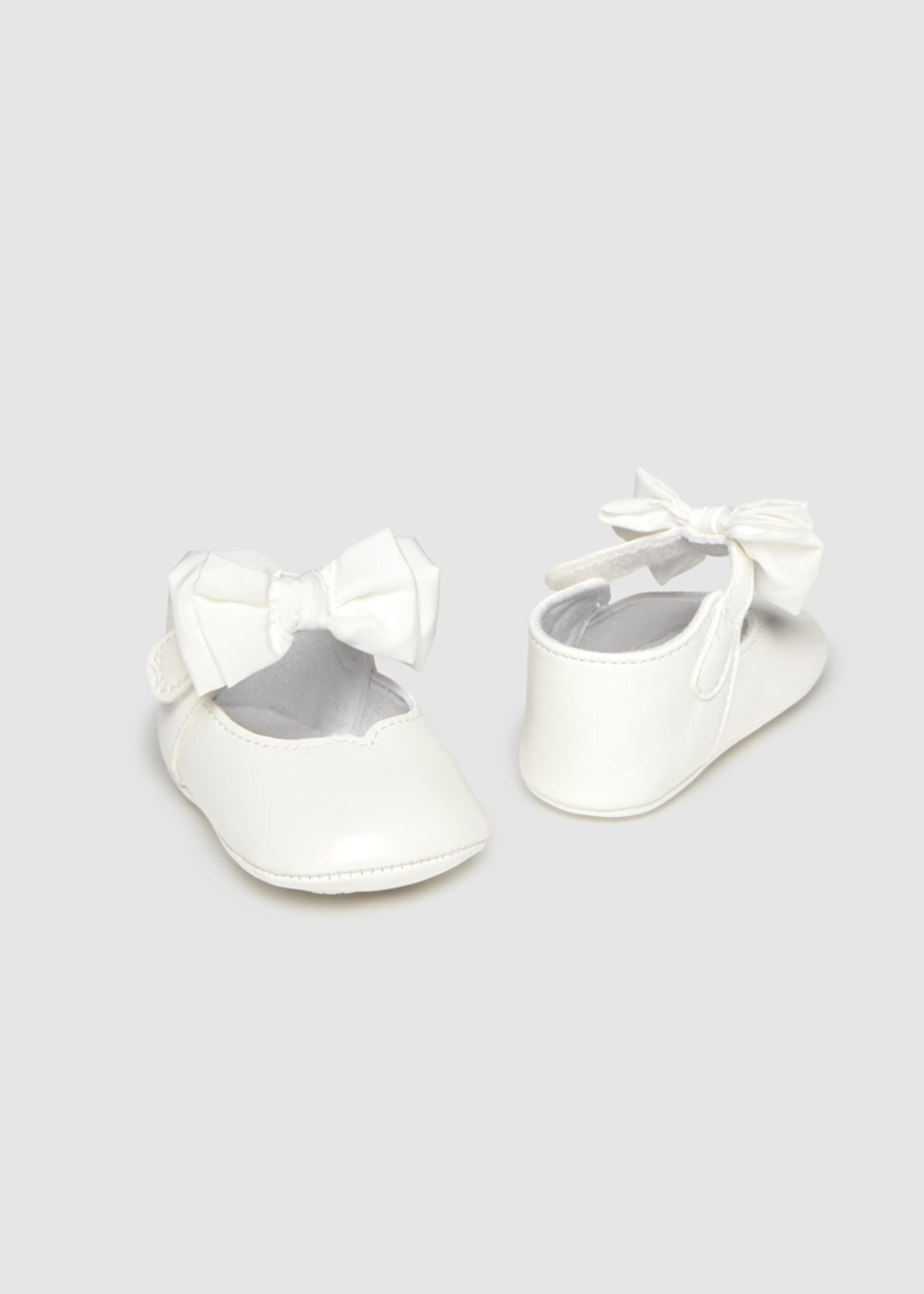 Chaussures avec nœud nouveau-né