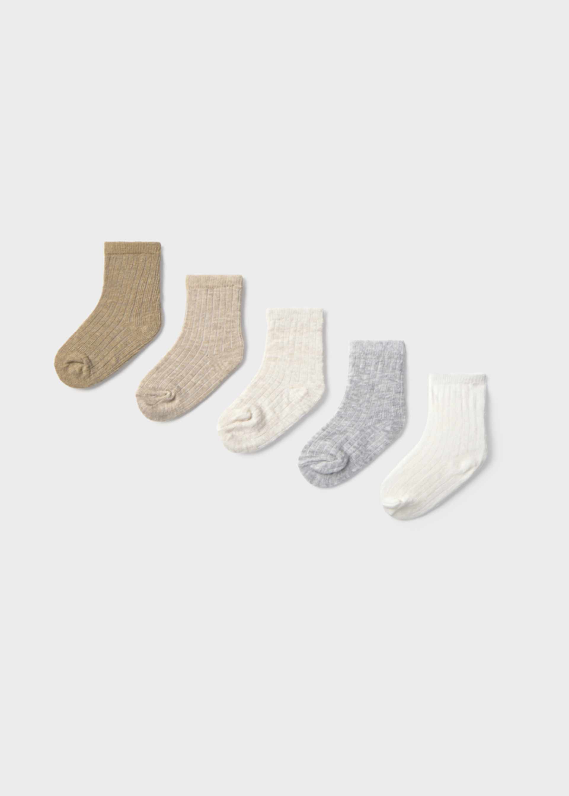 Newborn 6 pack of plain socks
