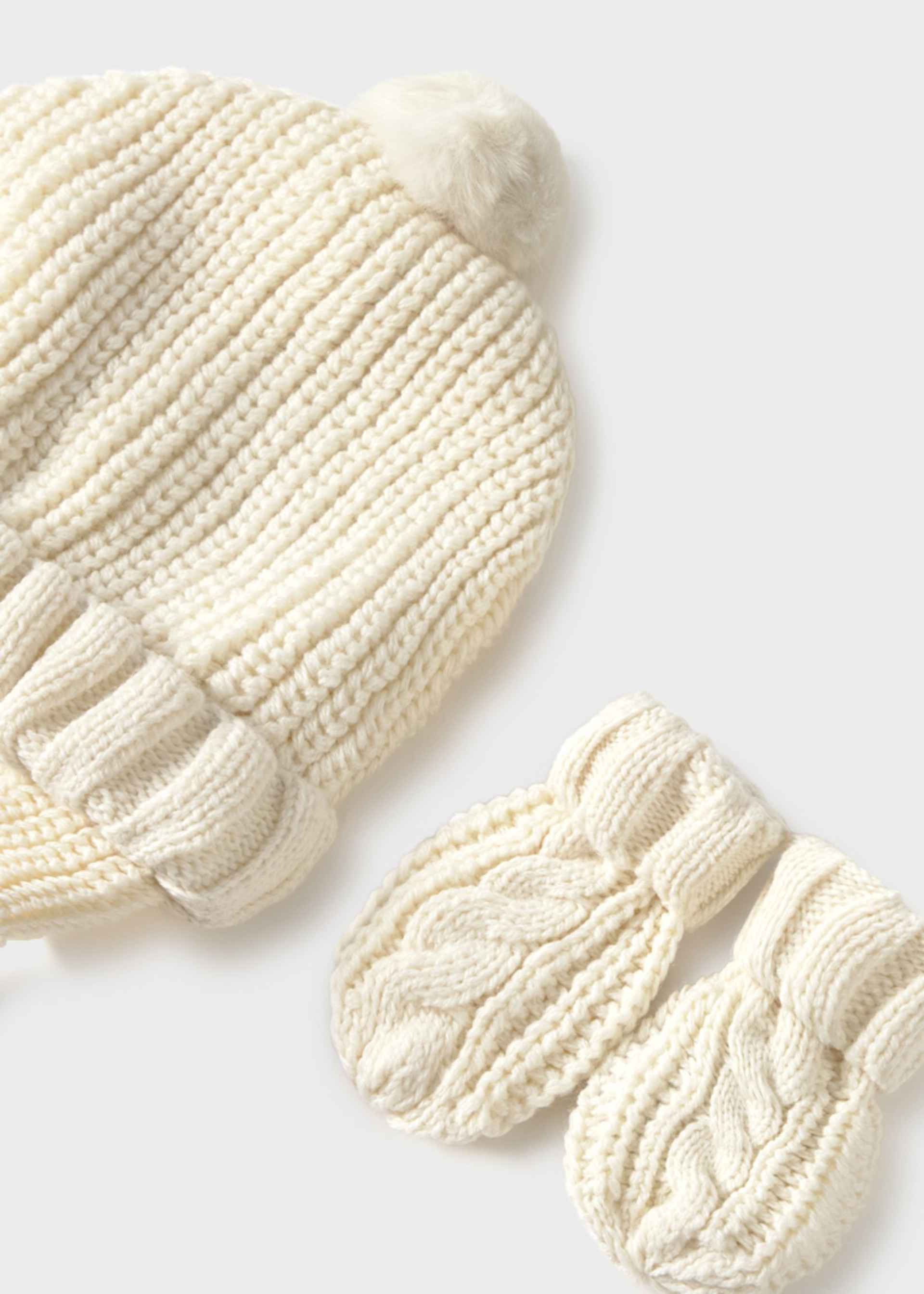 Newborn boy knitted hat and mittens set