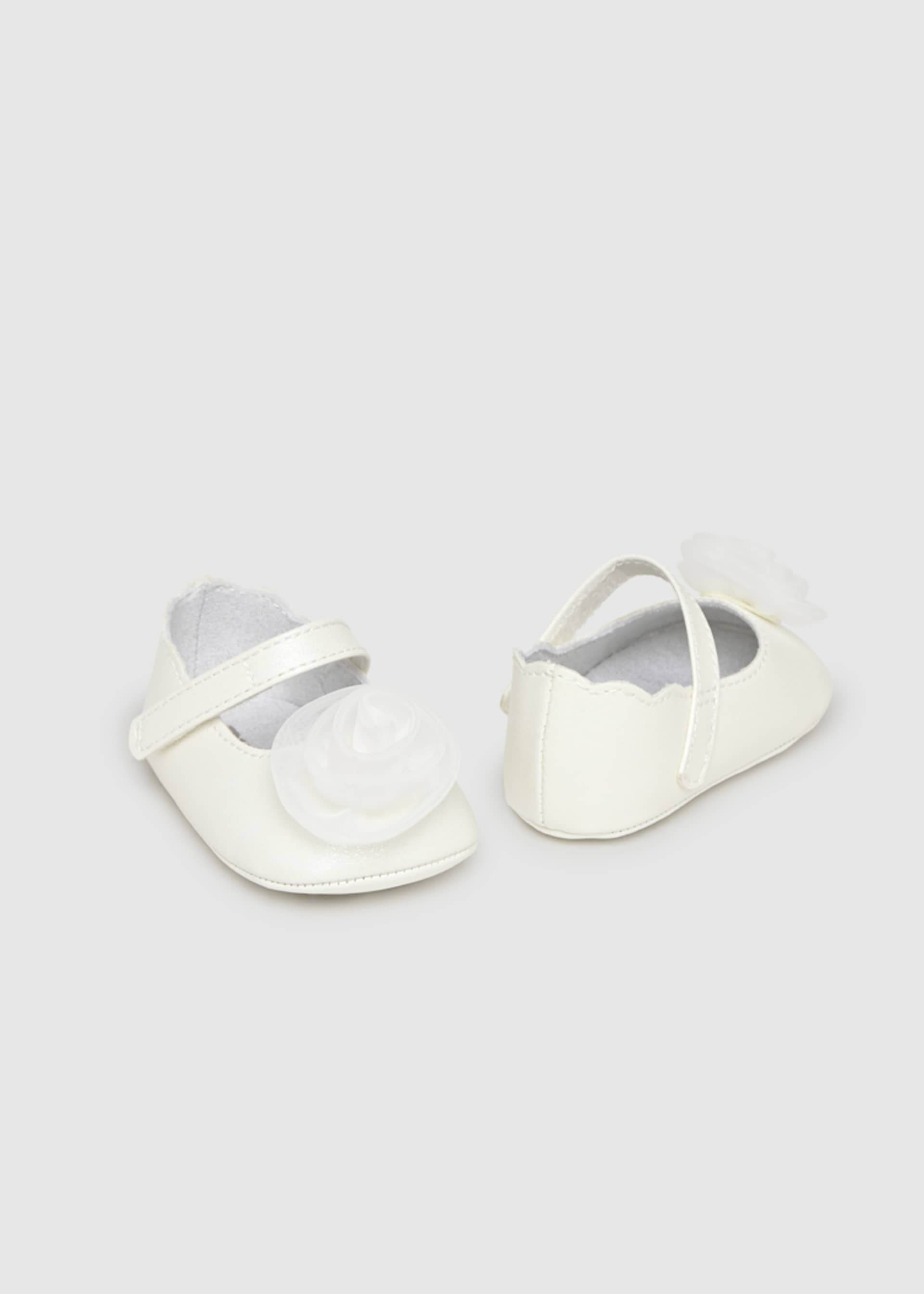 Chaussures fleur nouveau-né