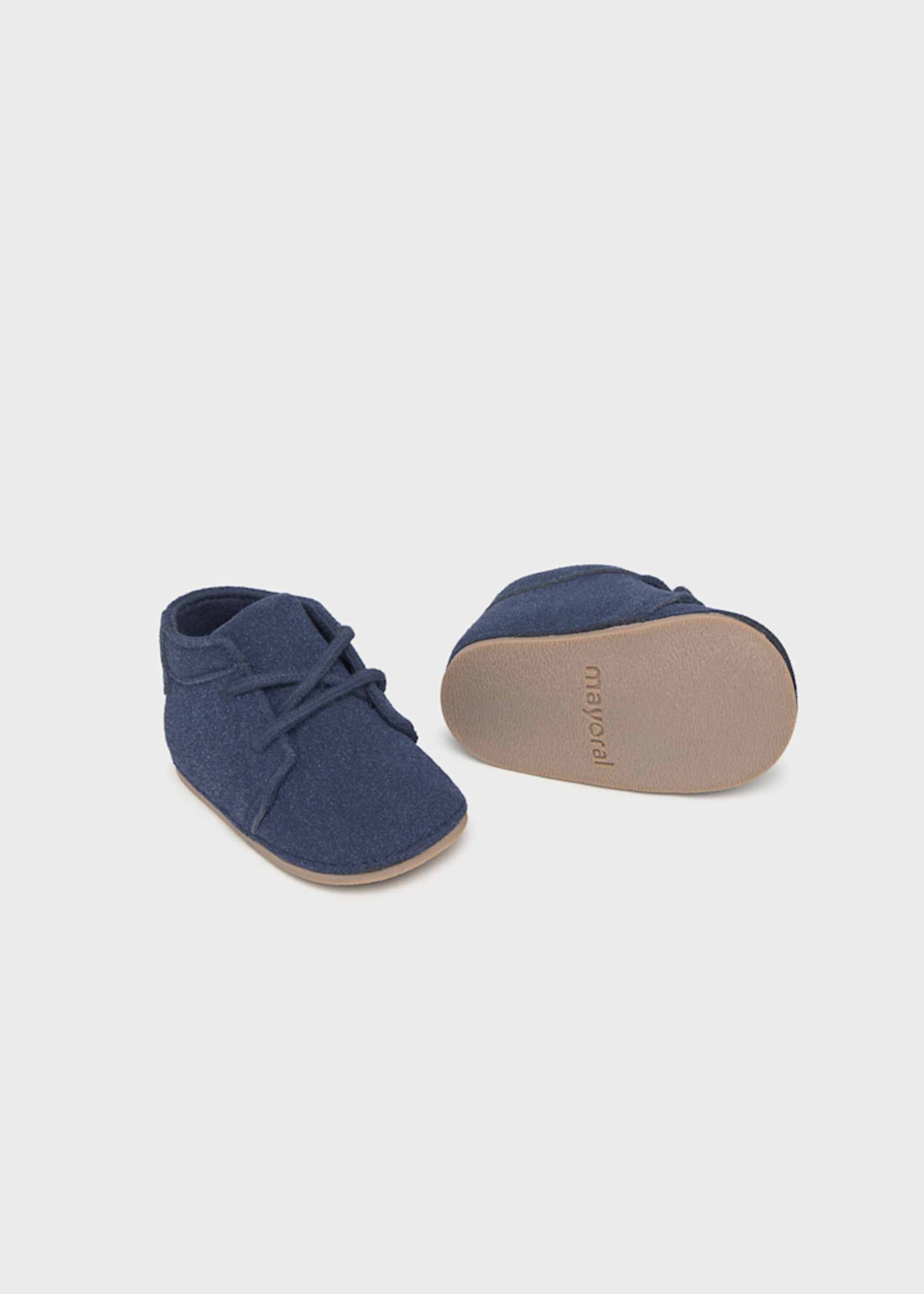 Newborn suede boot