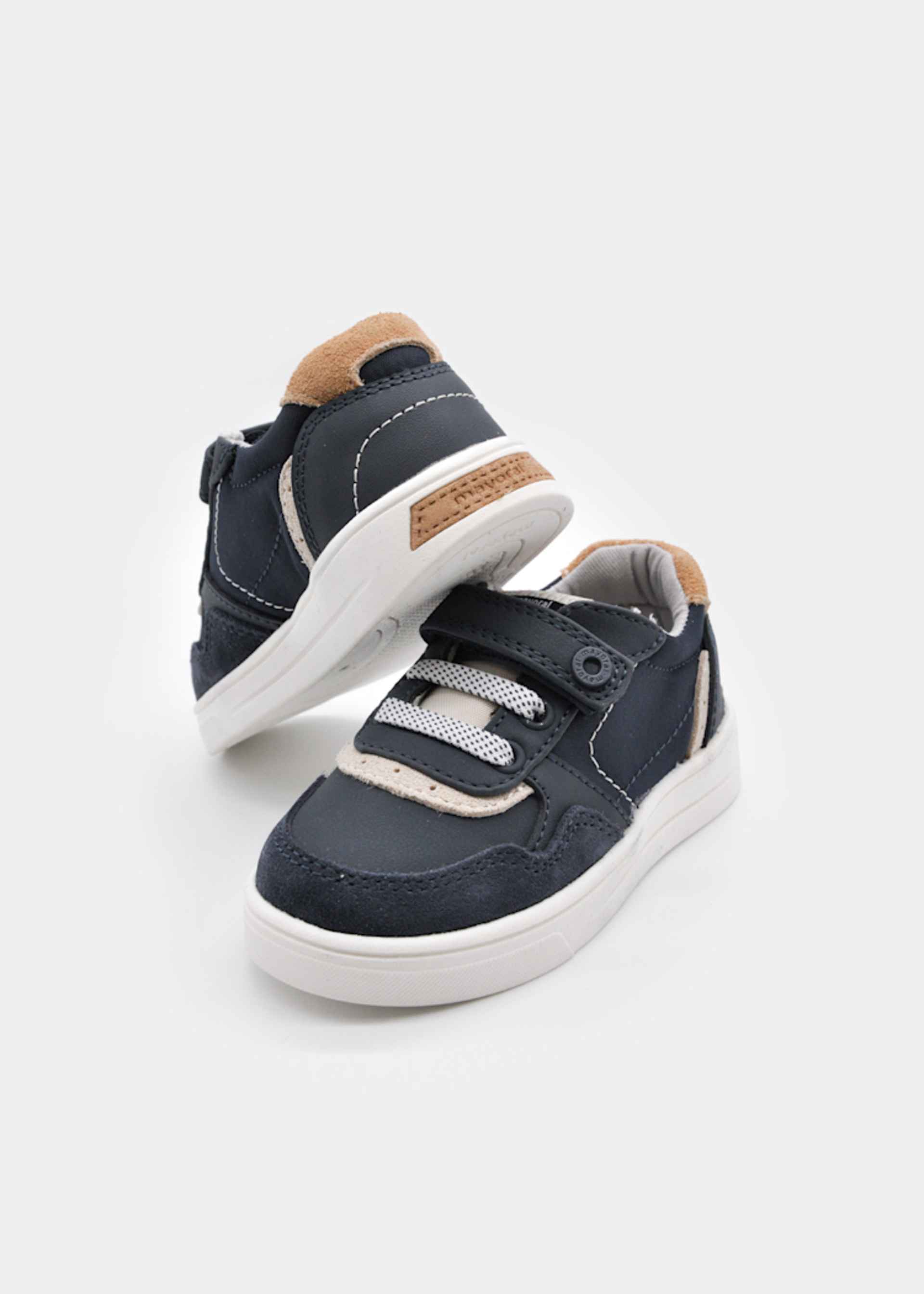 Sportliche Schuhe Baby