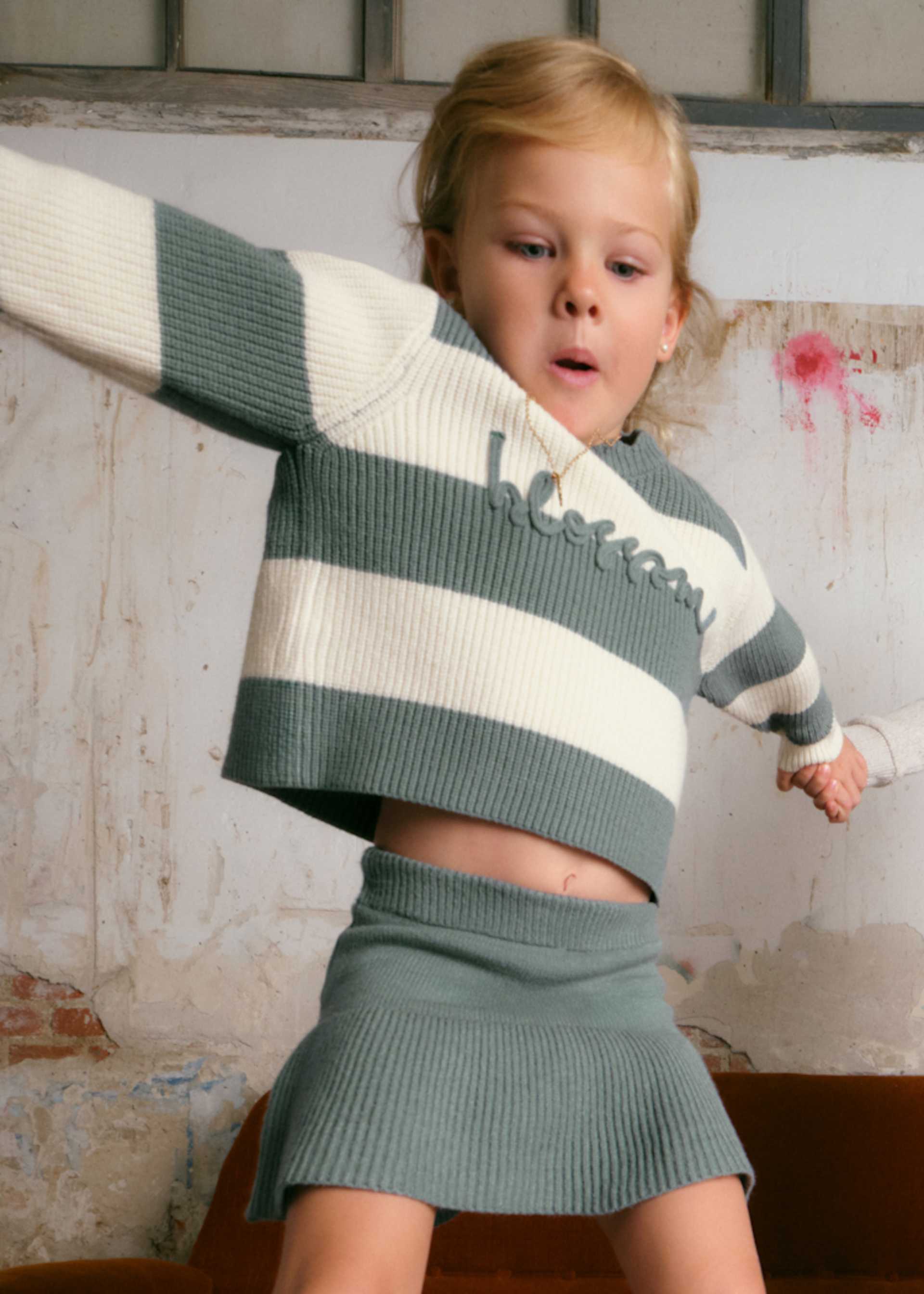 Girls knitted skirt Girls knitted skirt