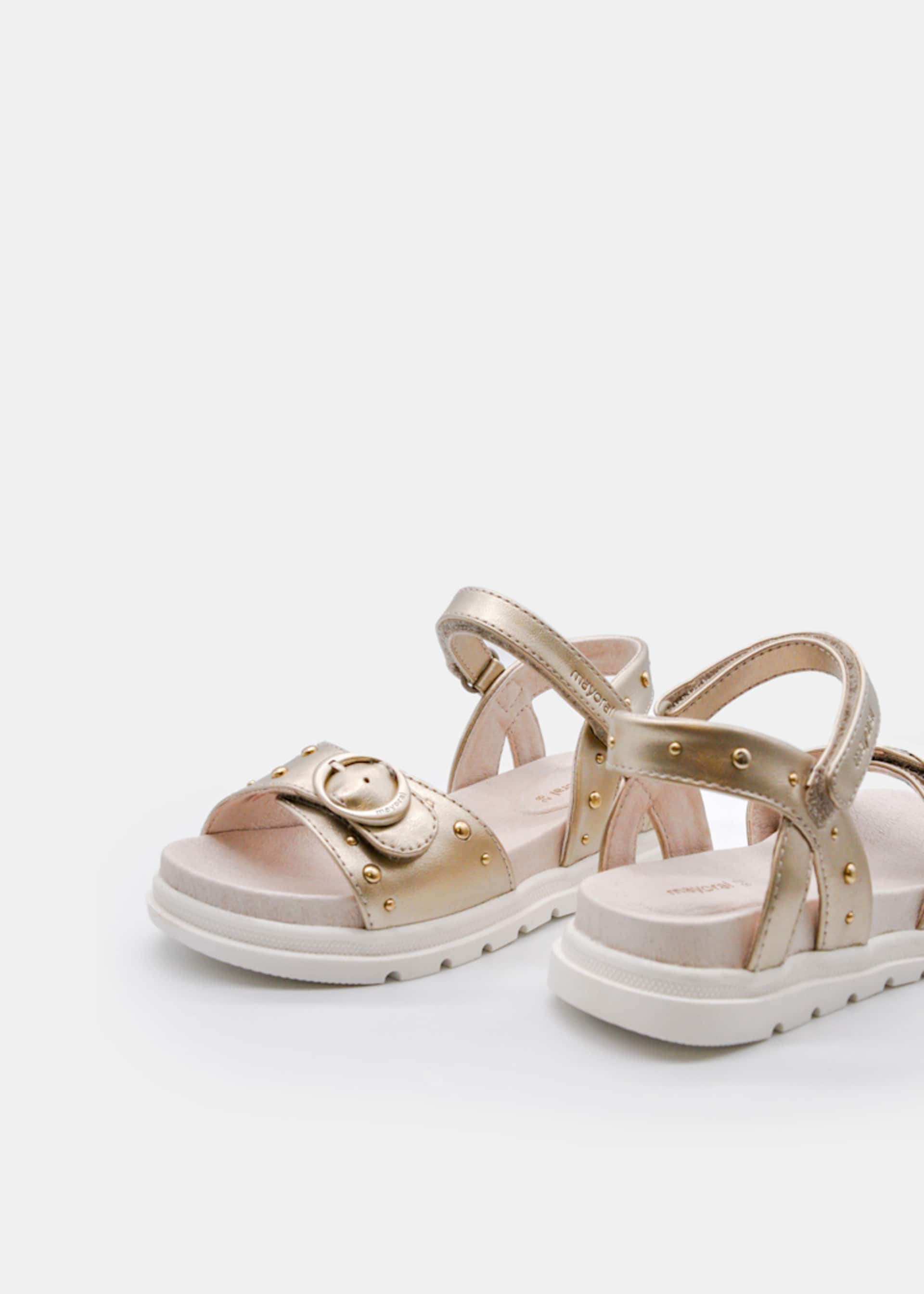 Sandales à clous fille