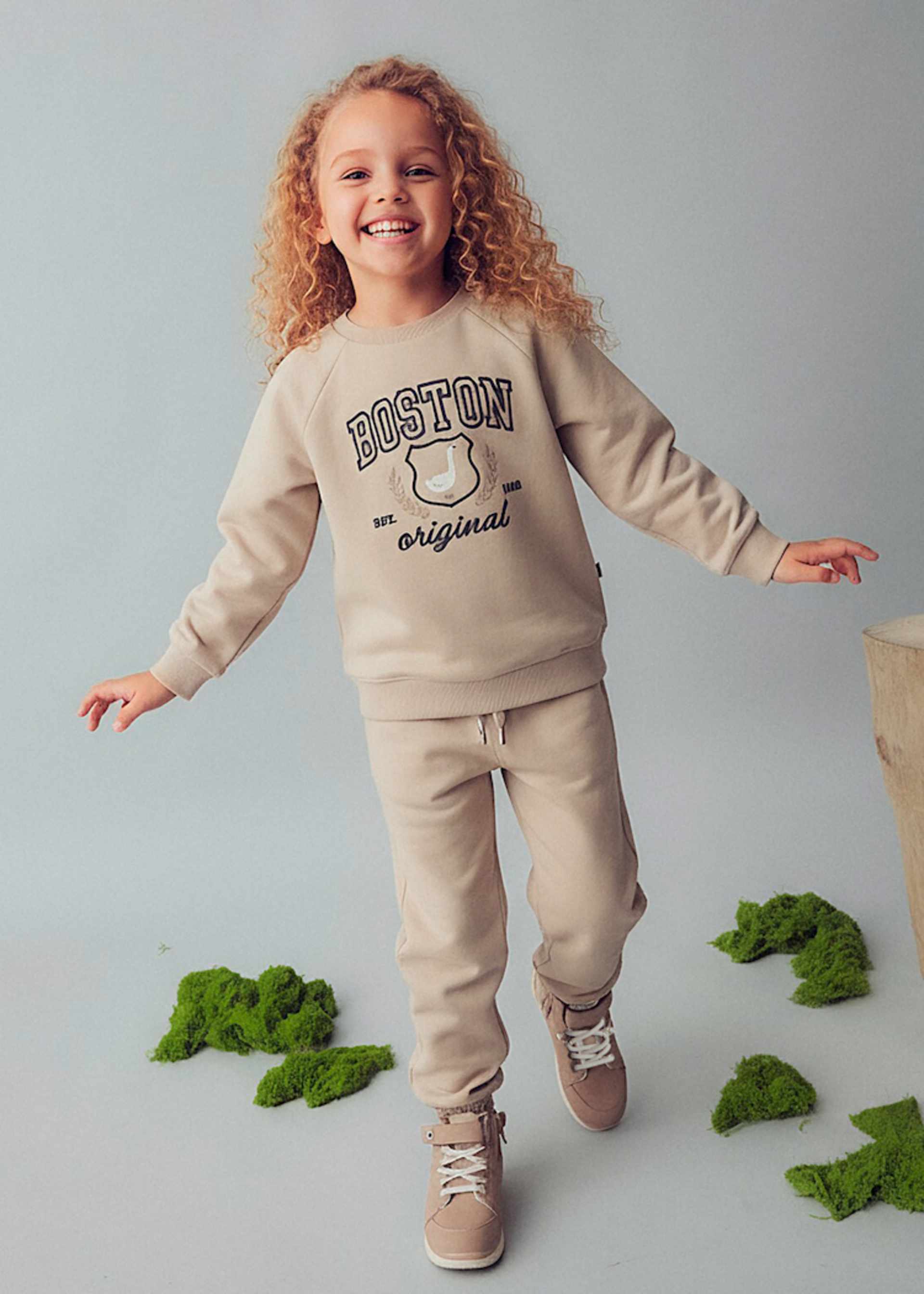 Girls embroidered tracksuit