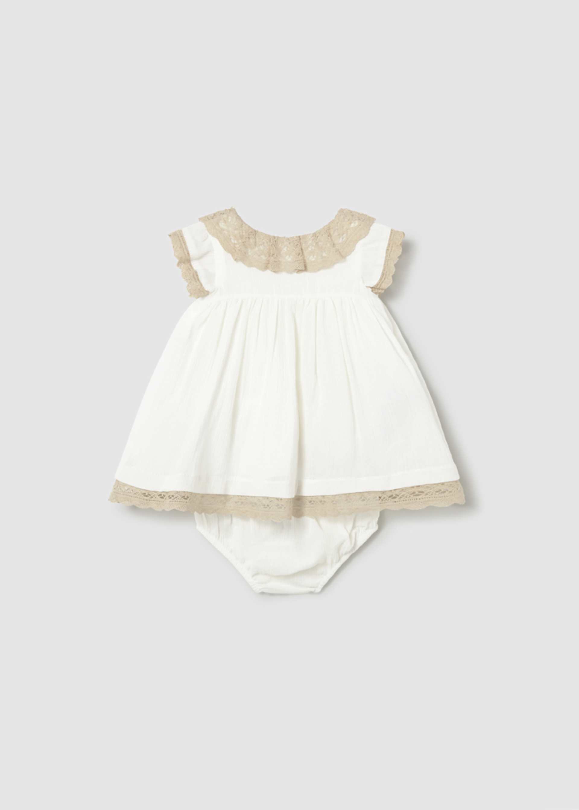 Vestido com tapa fraldas cerimónia recém nascida