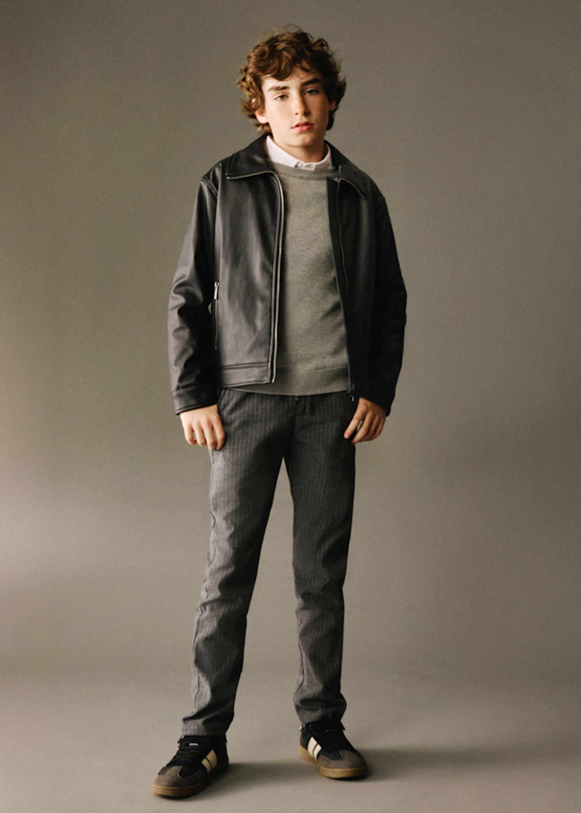 Pantaloni chino relaxed baiat Pantaloni chino relaxed baiat