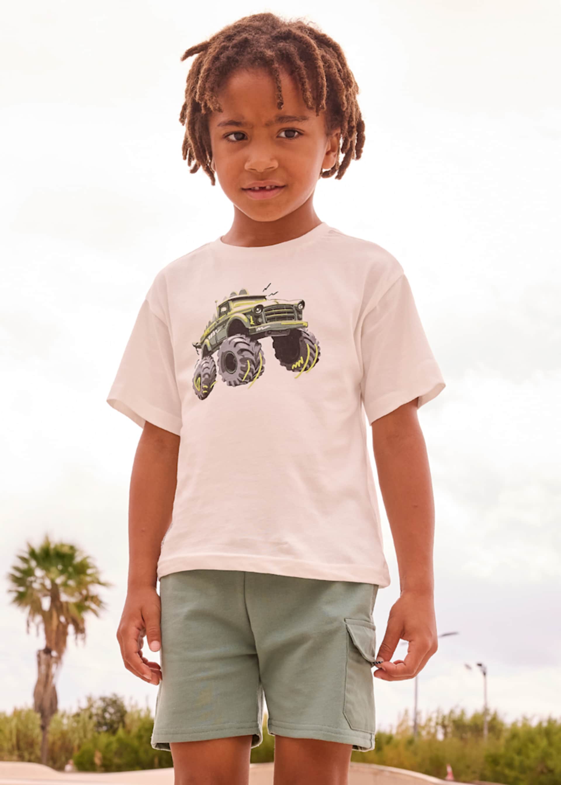 Bermuda shorts boy with pockets