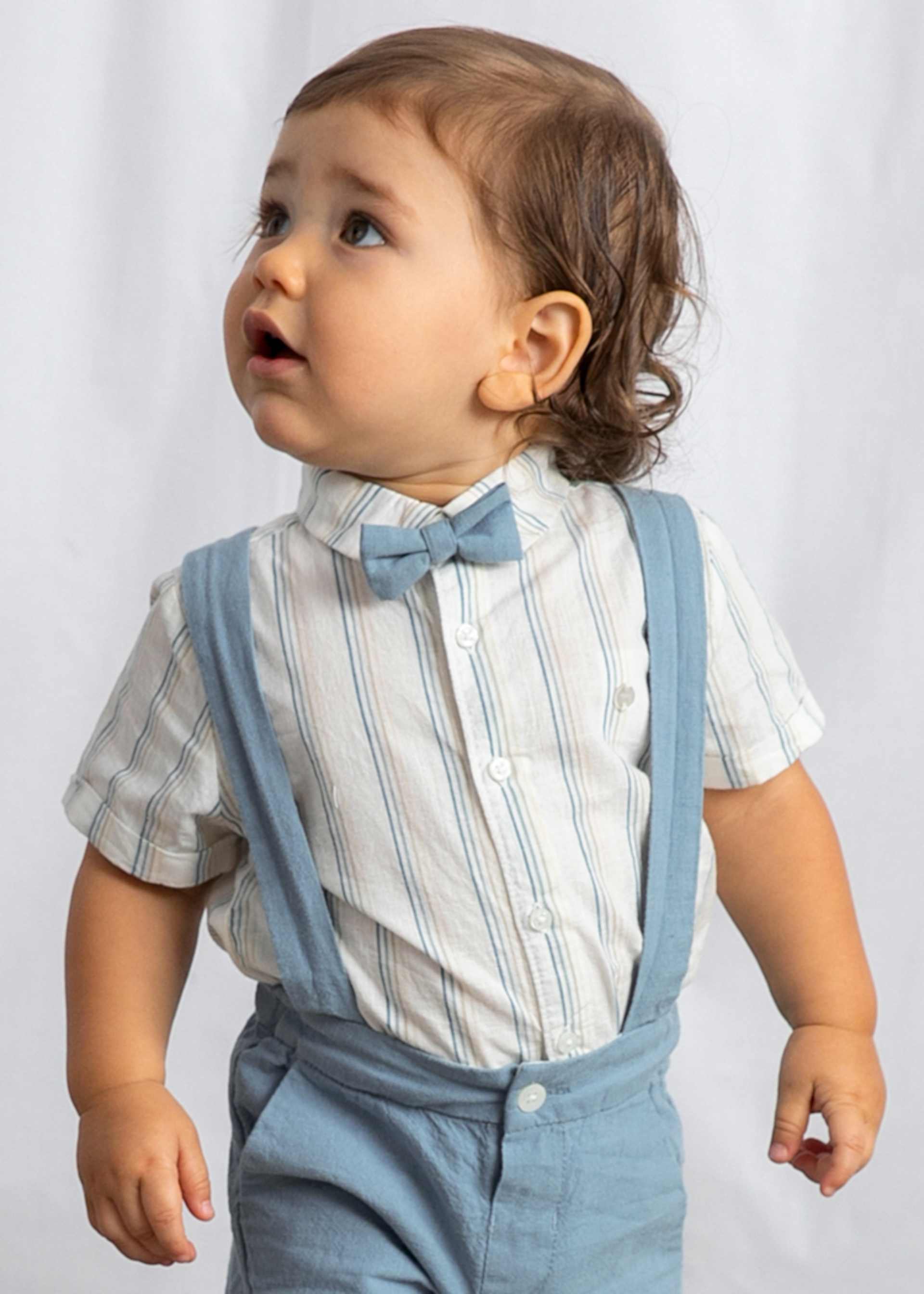 Set cu bermude si camasa cu papion bebe