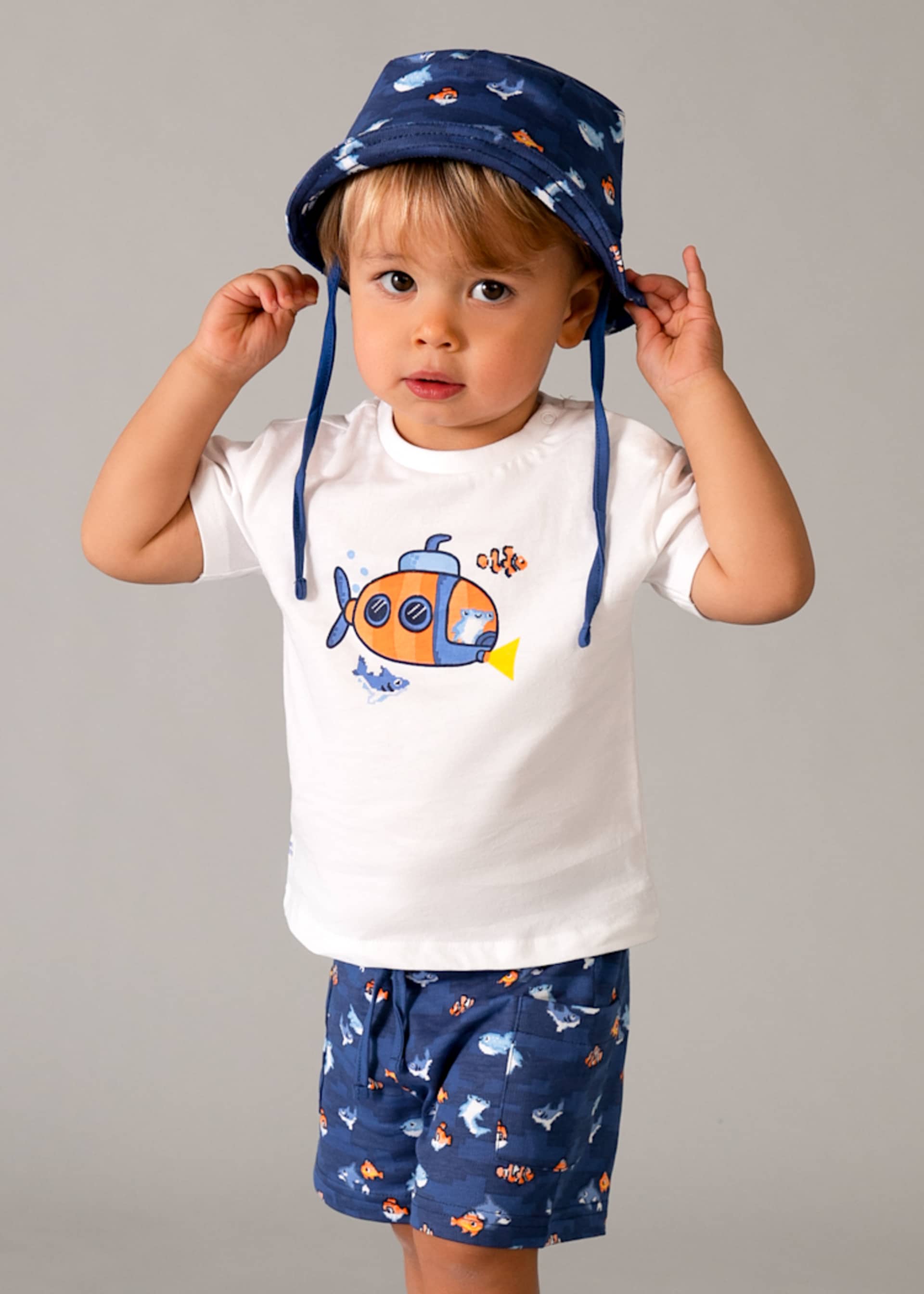 3-piece dungaree set baby with hat 3-piece dungaree set baby with hat