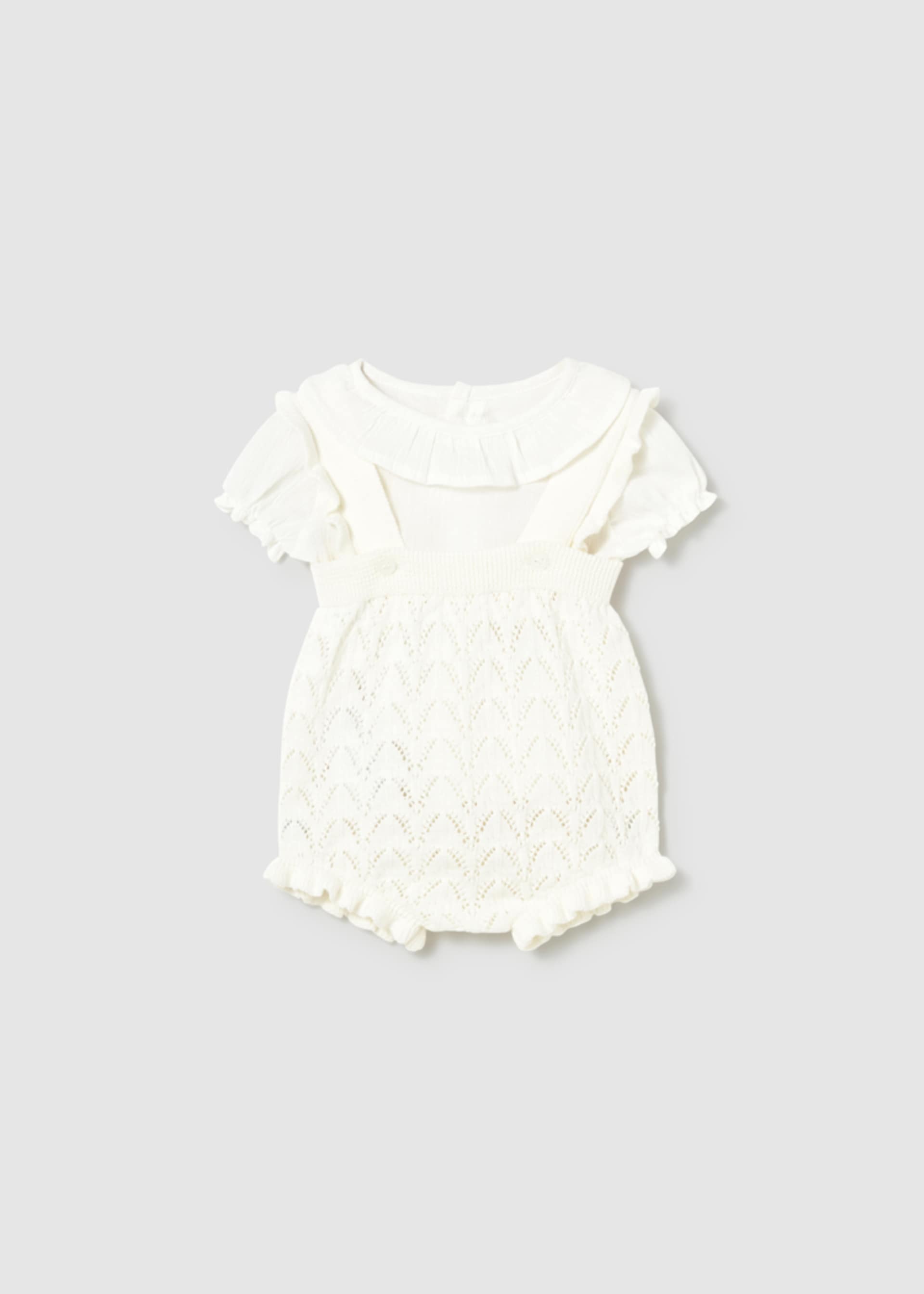 Conjunto peto tricot y blusa recién nacida