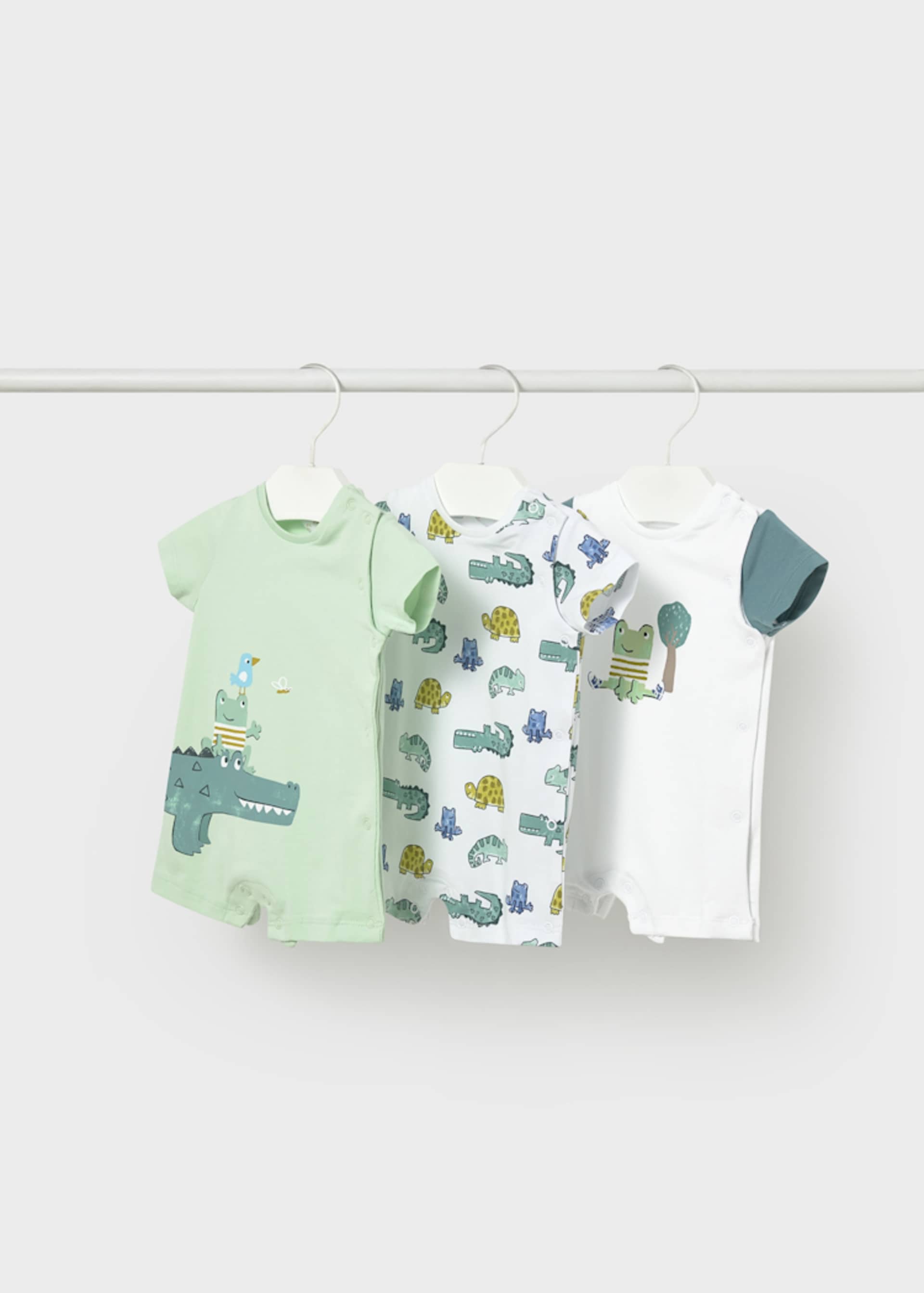 Lot 3 pyjamas courts crocodile nouveau-né