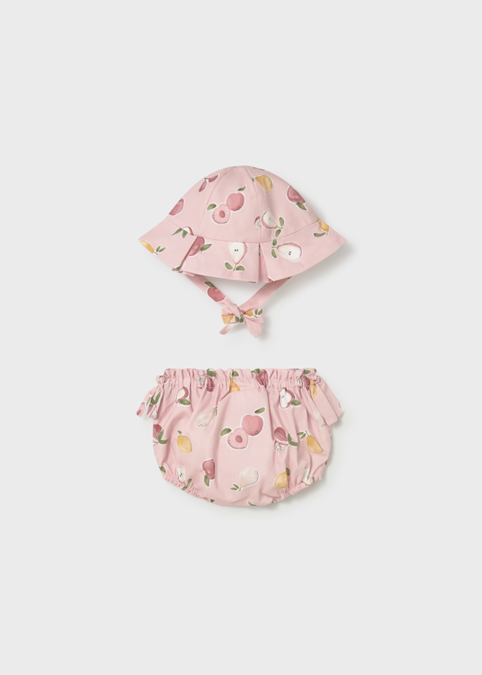 Gorro y cubrepañal estampado recién nacida