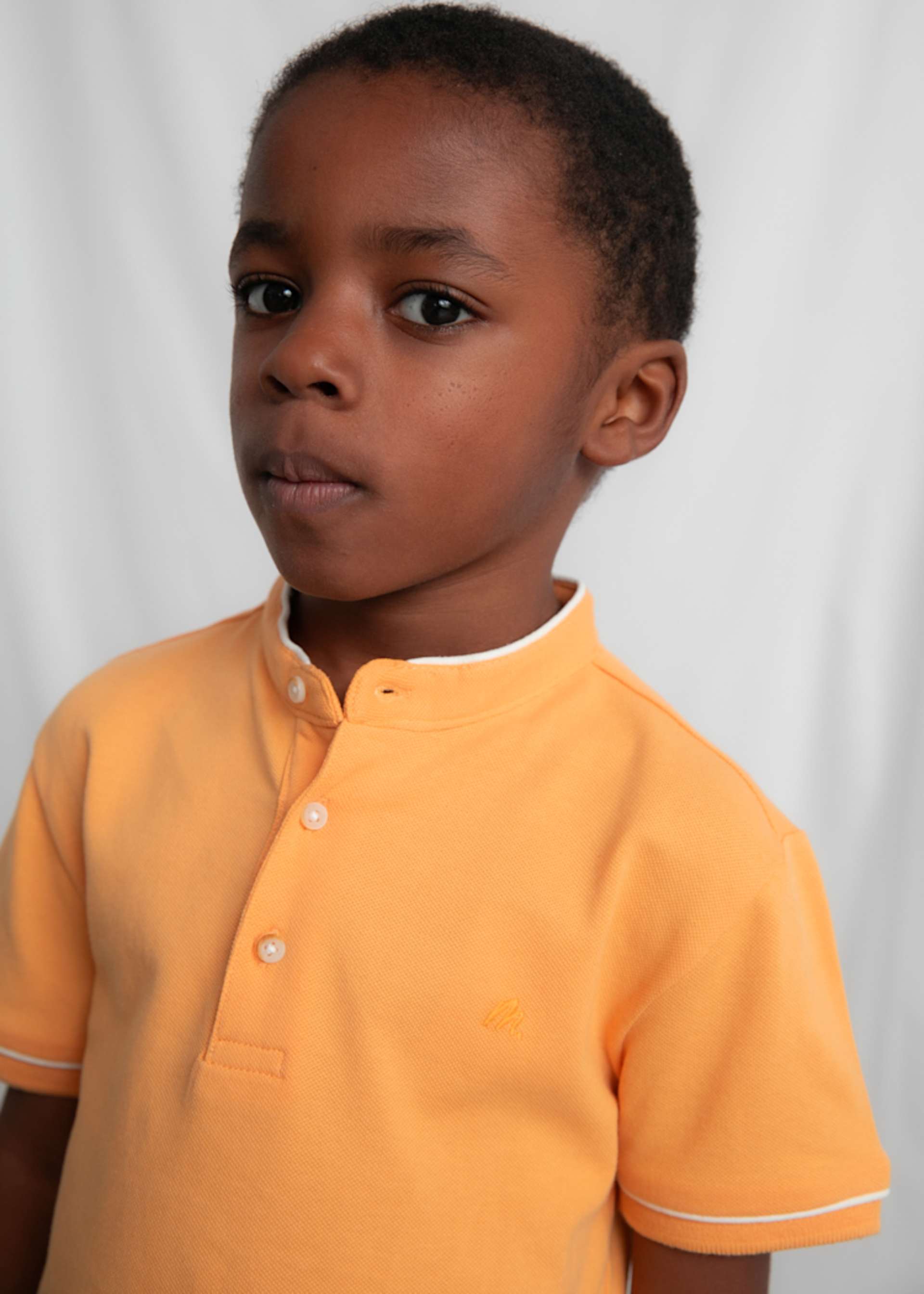 Polo cuello mao niño