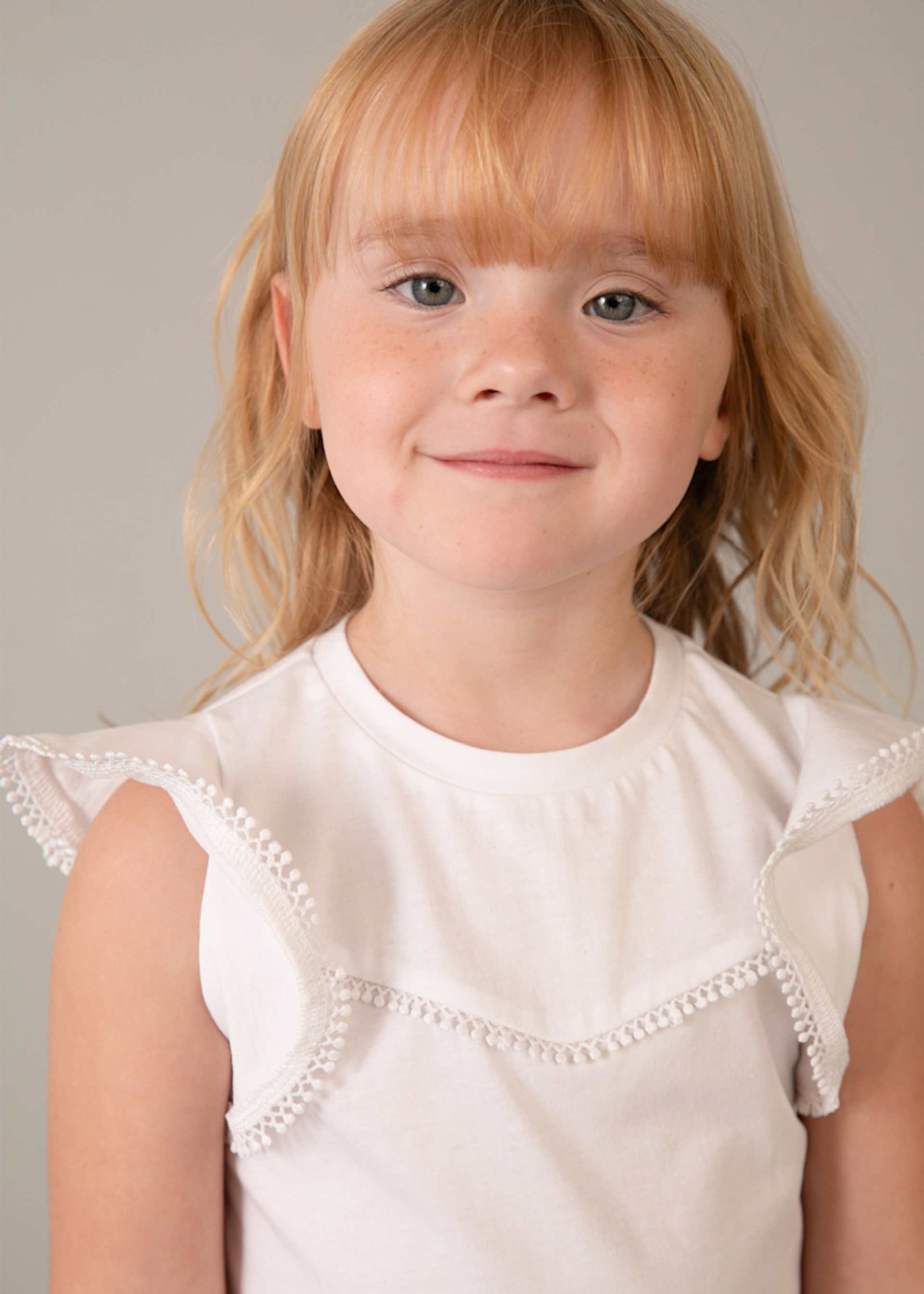 Ruffled t-shirt girl