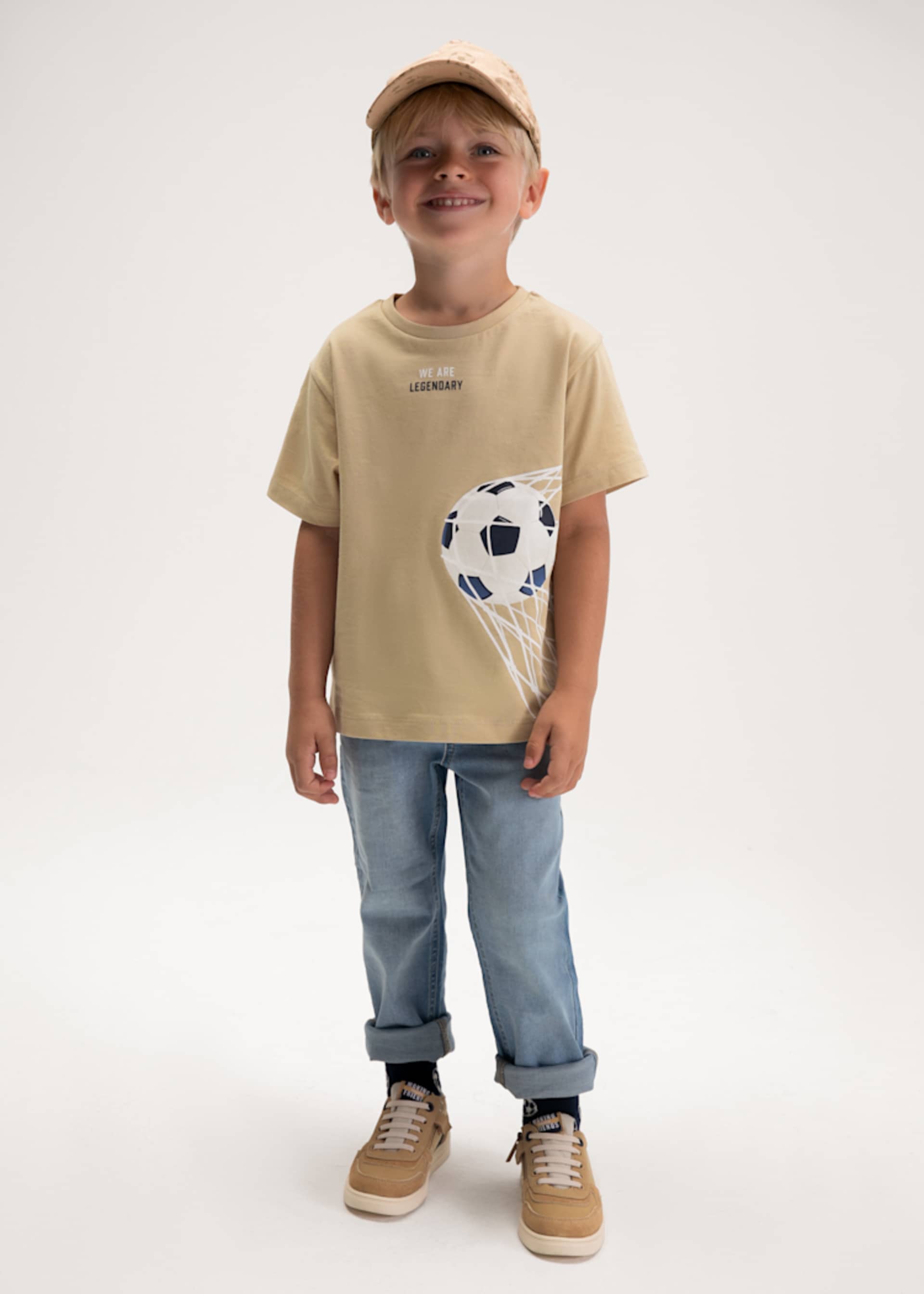 Pantalón de mezclilla slim fit básico niño