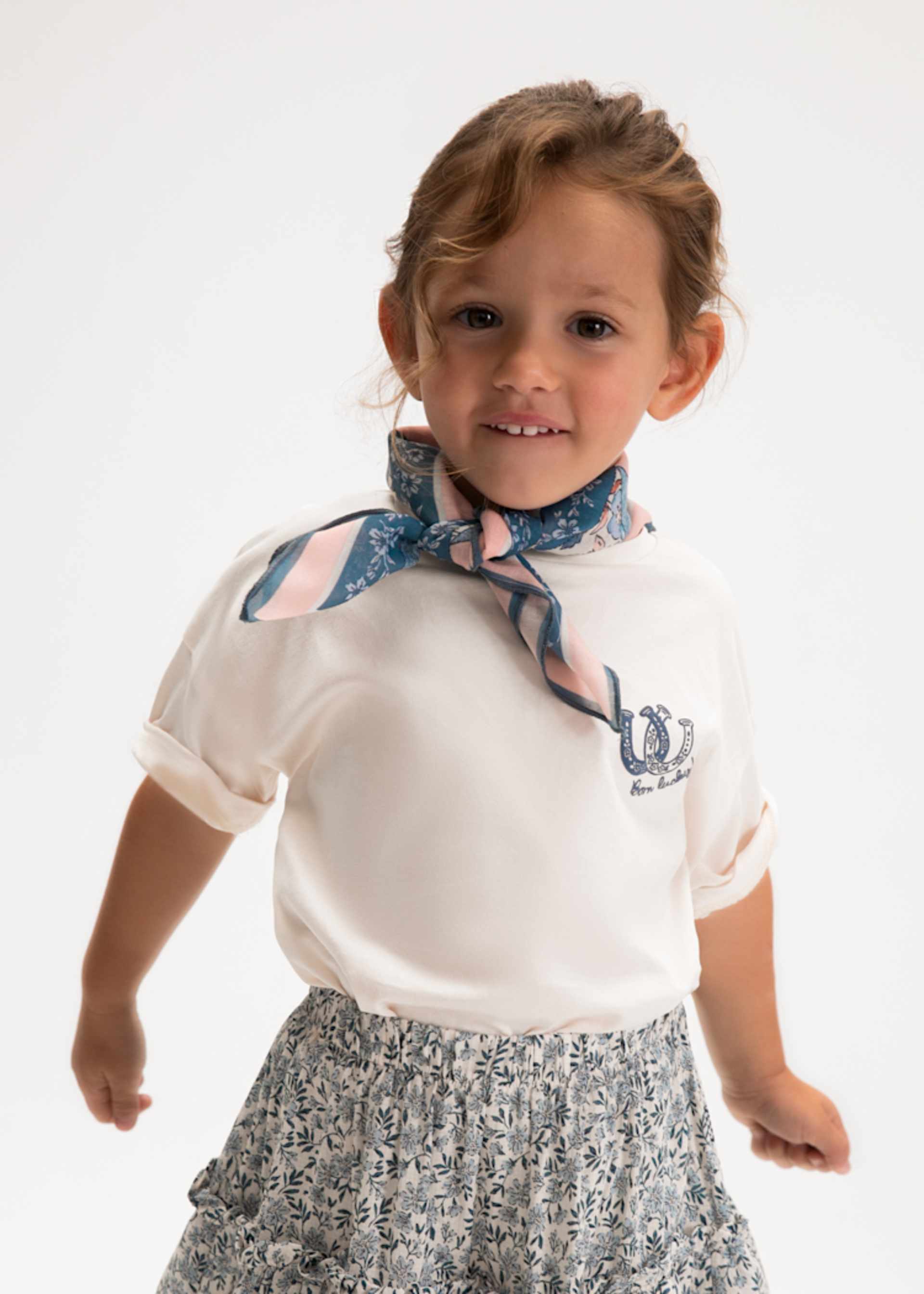 Playera con pañuelo estampado niña