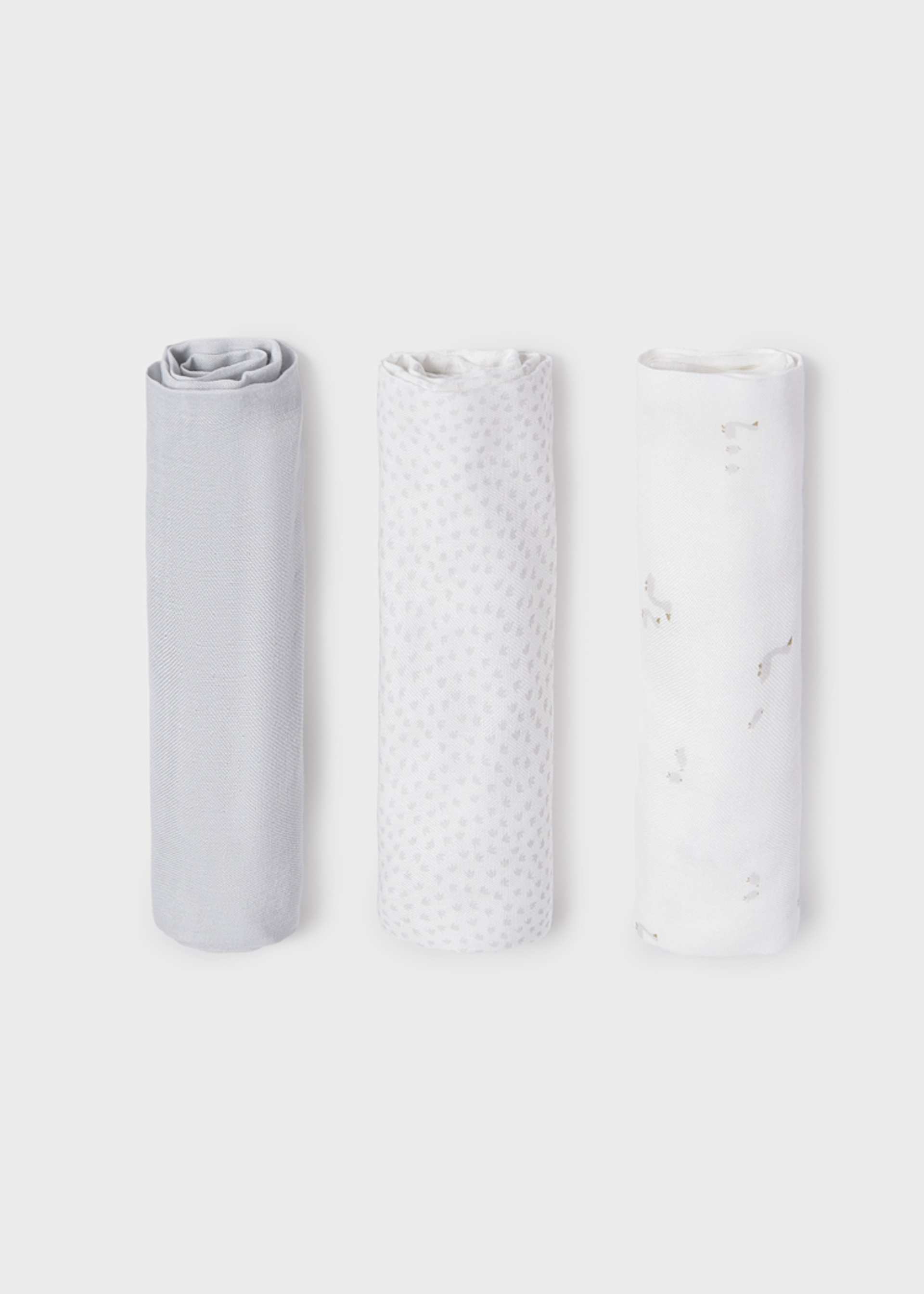 Set of 3 baby gauze pads Set of 3 baby gauze pads