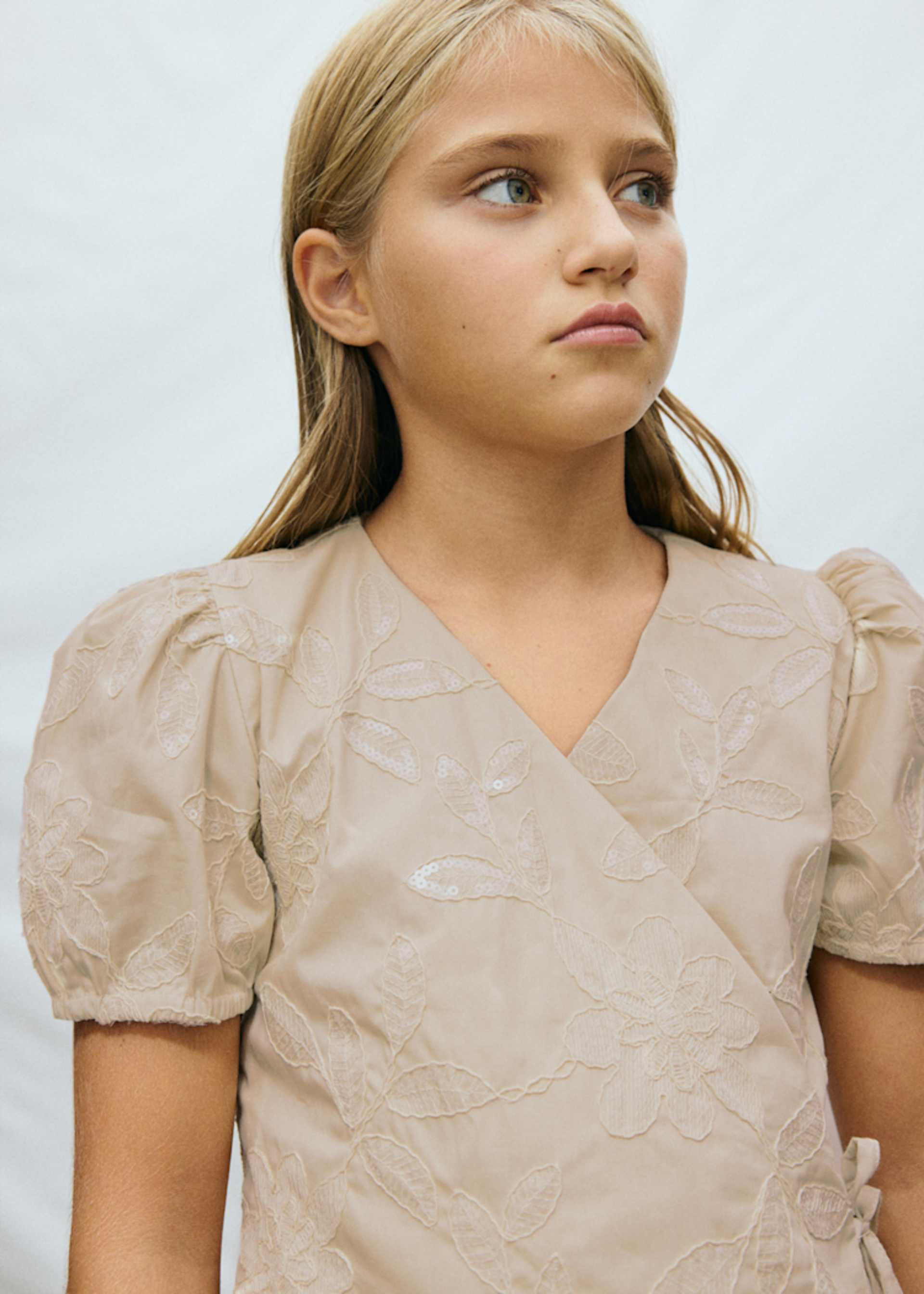 Long pants and blouse set with embroidery for girls