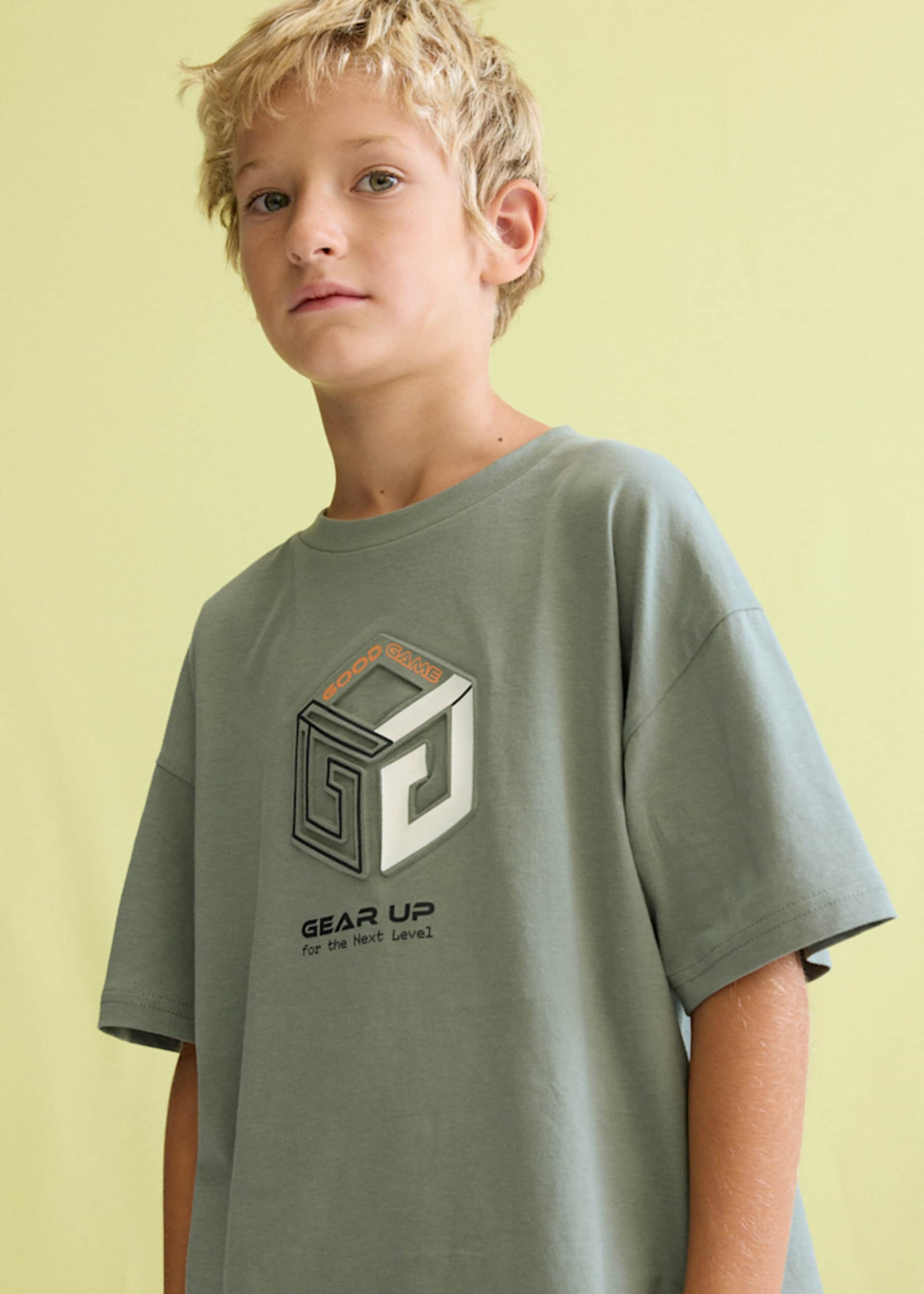 Conjunto bermuda y camiseta relieve chico