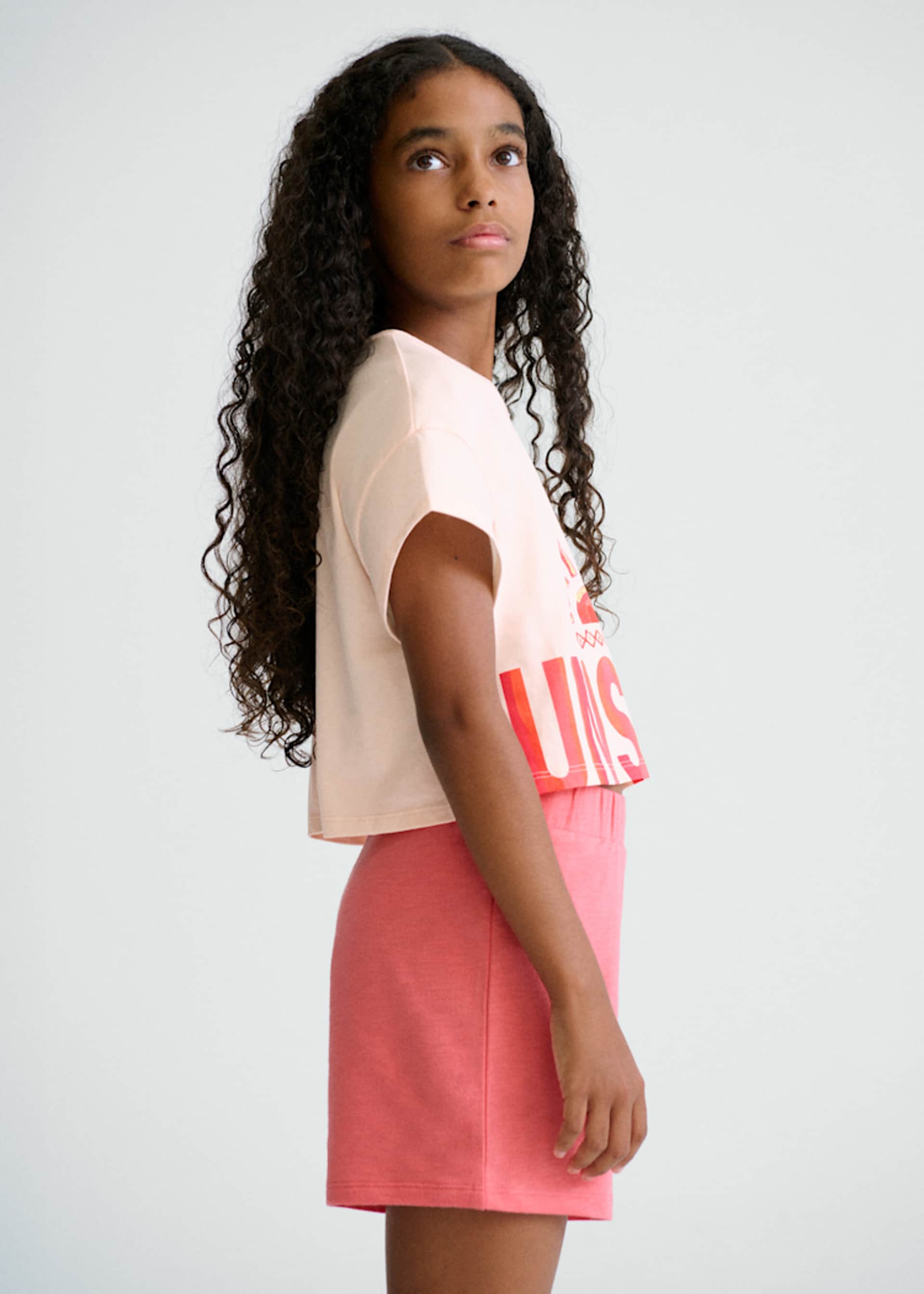 Conjunto pantalón corto y camiseta sol chica