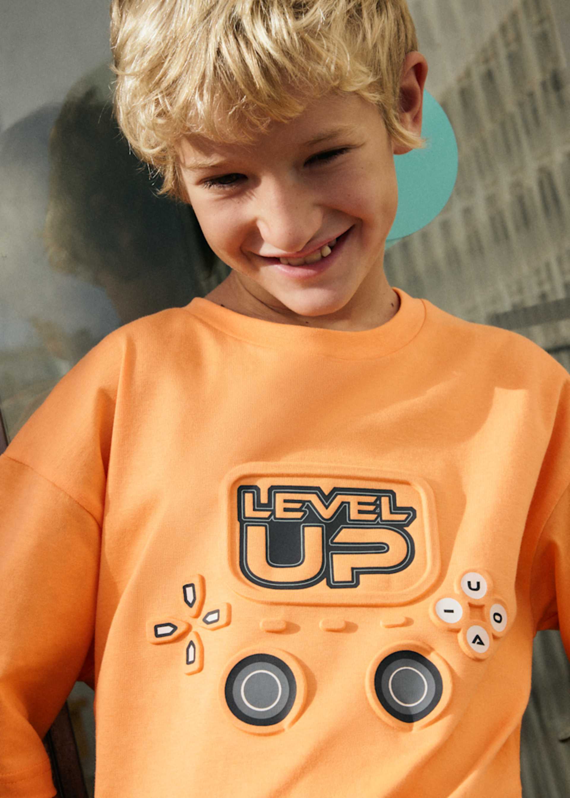 Embossed T-shirt boy