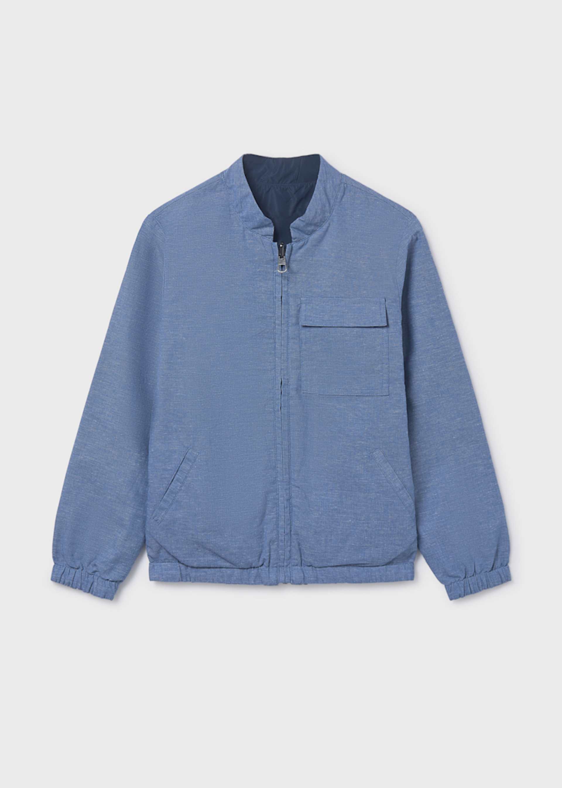 Reversible jacket with pockets