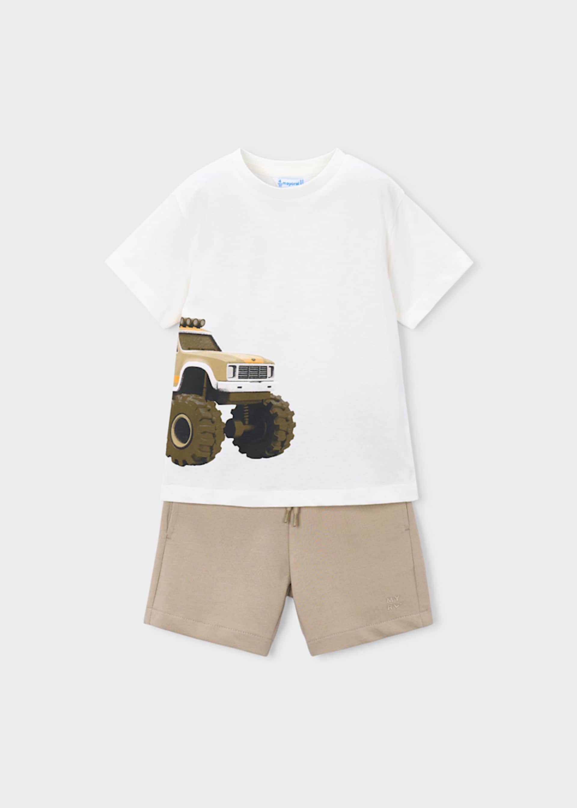 Conjunto calções e t-shirt menino