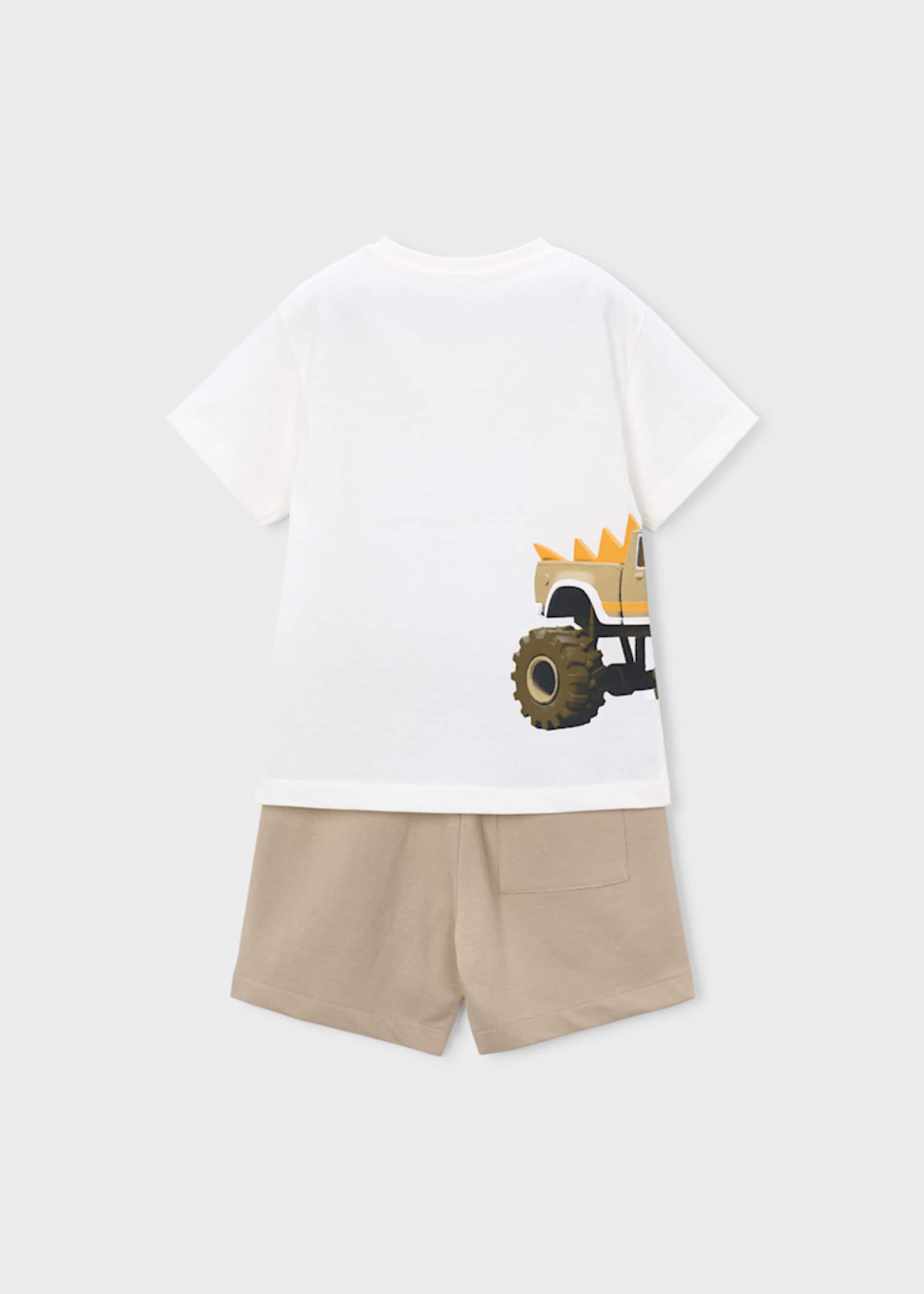 Conjunto calções e t-shirt menino