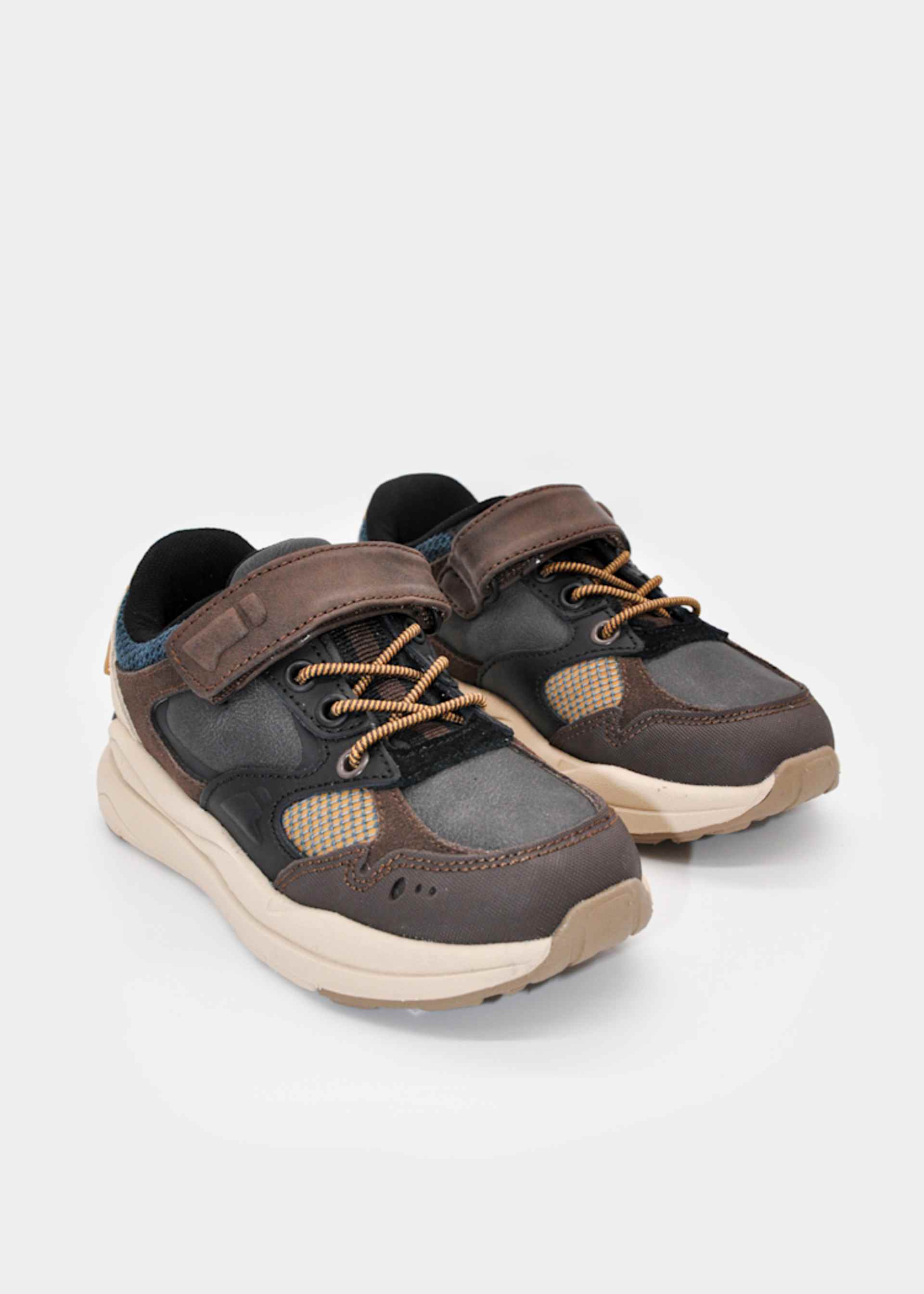 Girl trainers