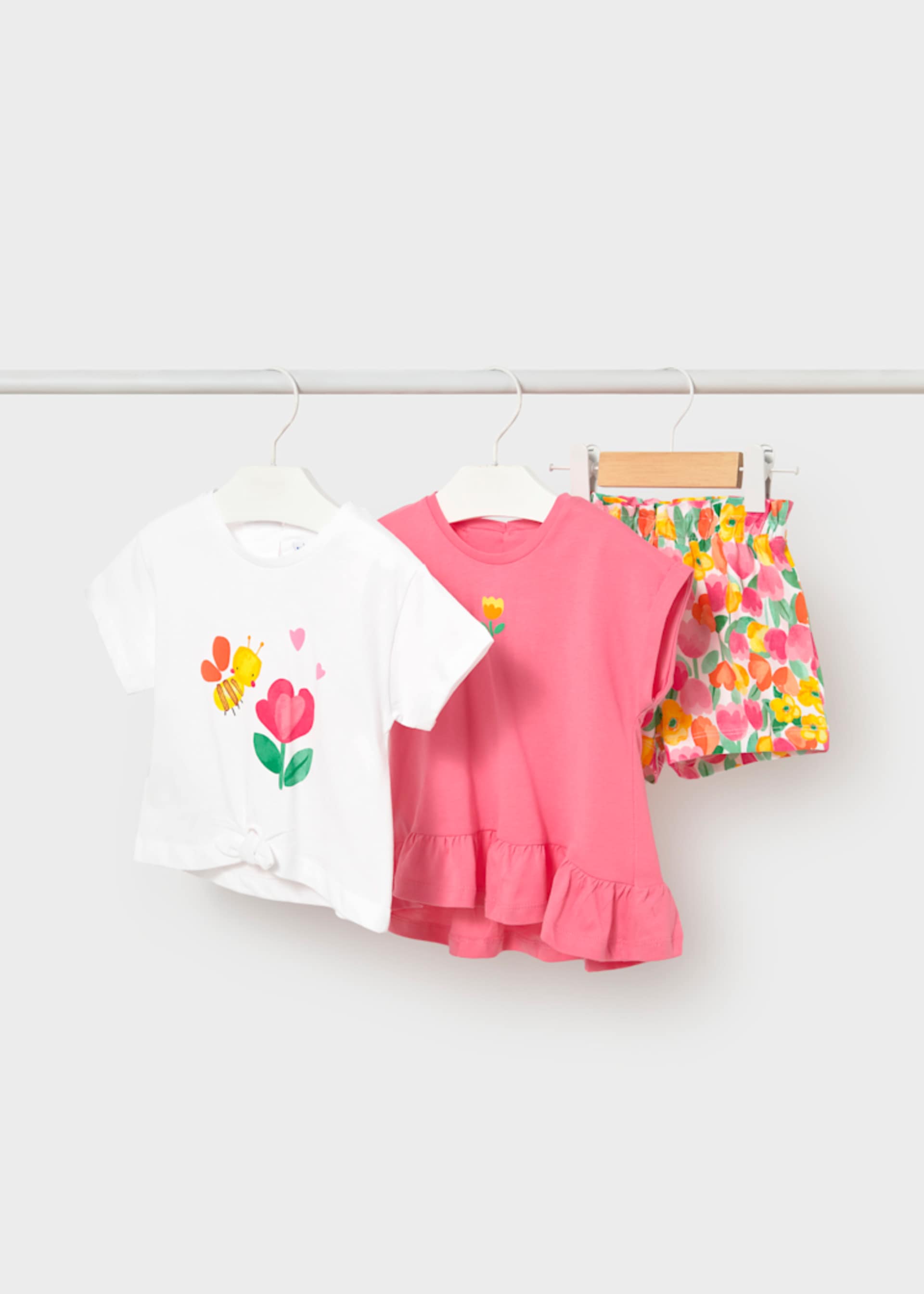 Completo 3 pezzi con pantaloncino neonata